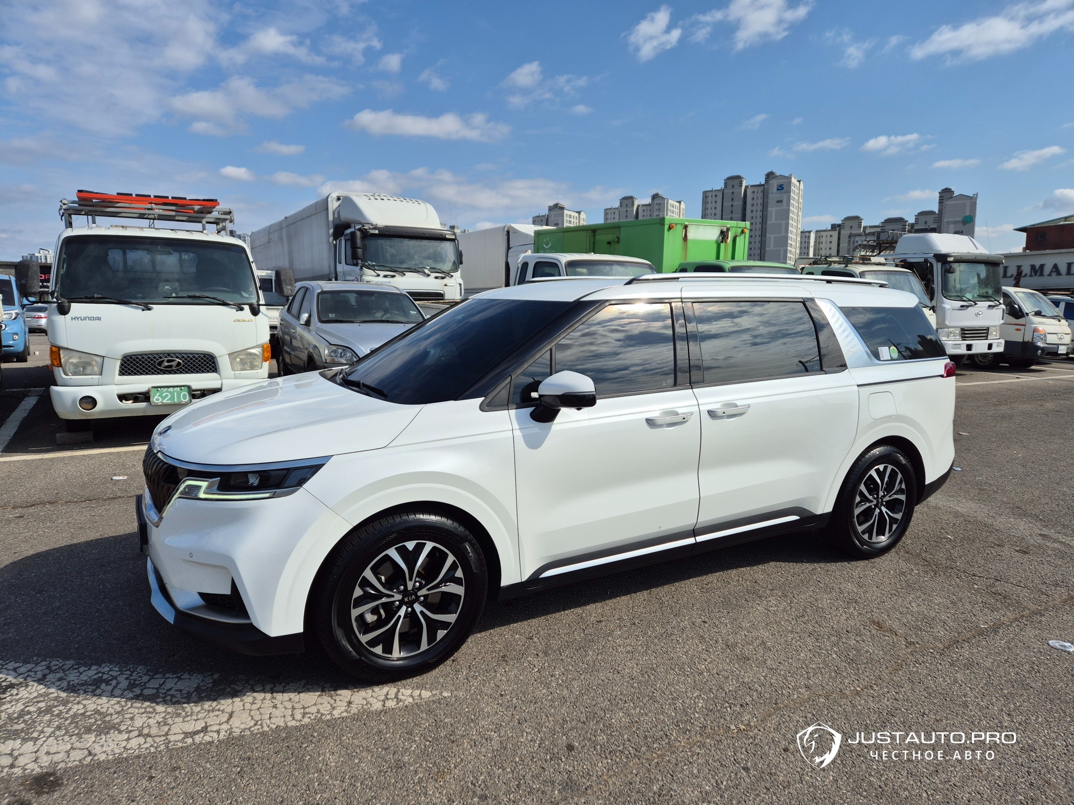 Автомобиль Kia Canival
