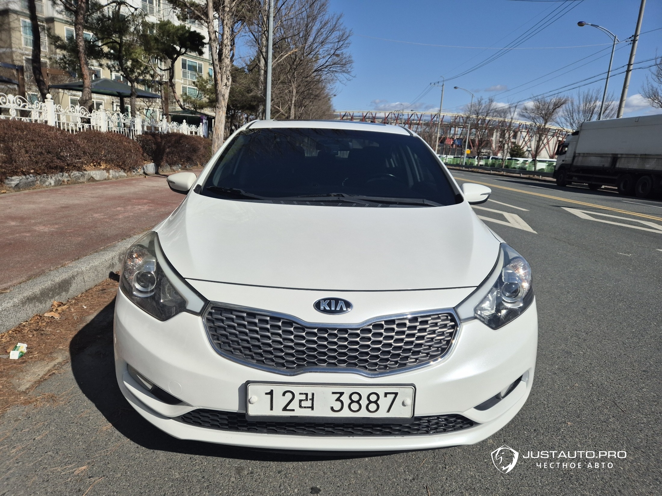 Автомобиль Kia K3