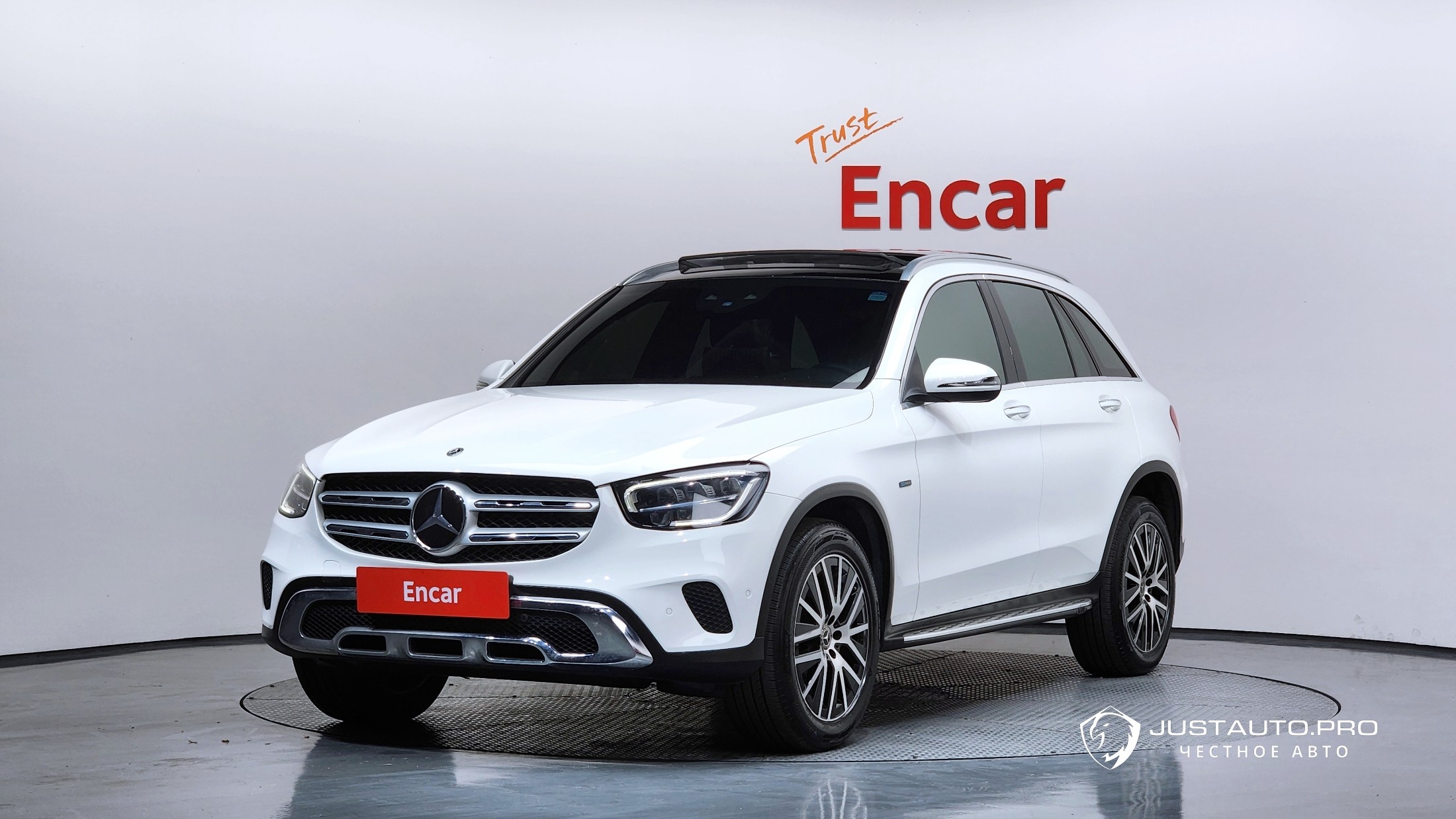 Автомобиль Mercedes-Benz GLC-Class