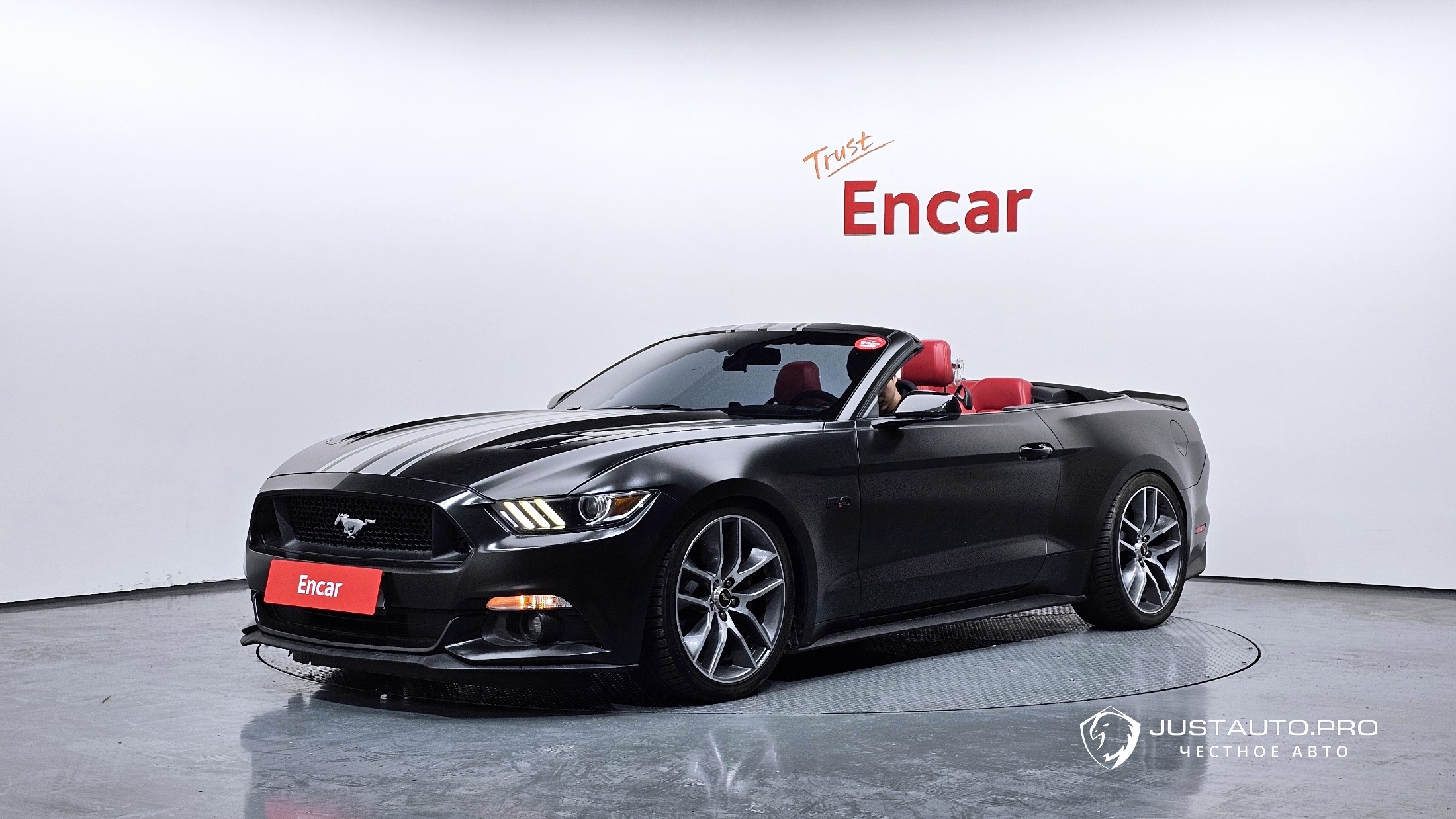 Автомобиль Ford Mustang