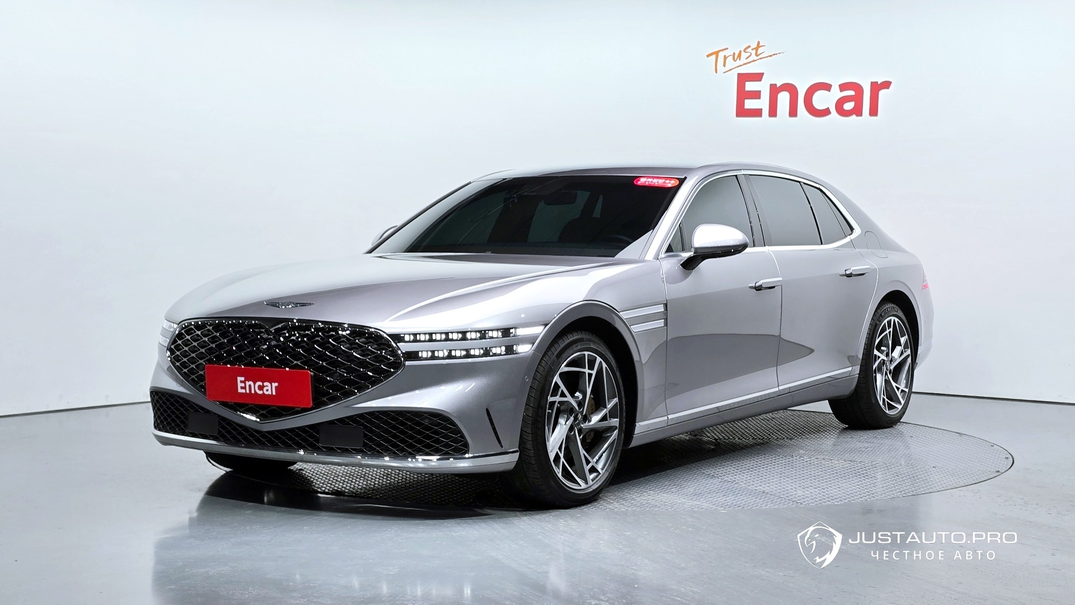 Автомобиль Genesis G90