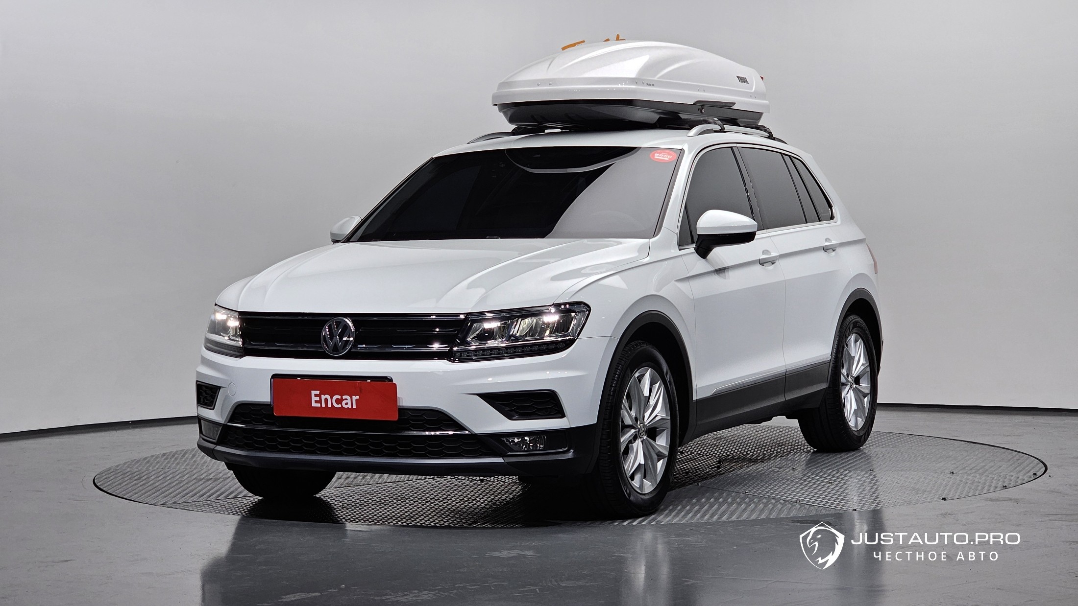 Автомобиль Volkswagen Tiguan