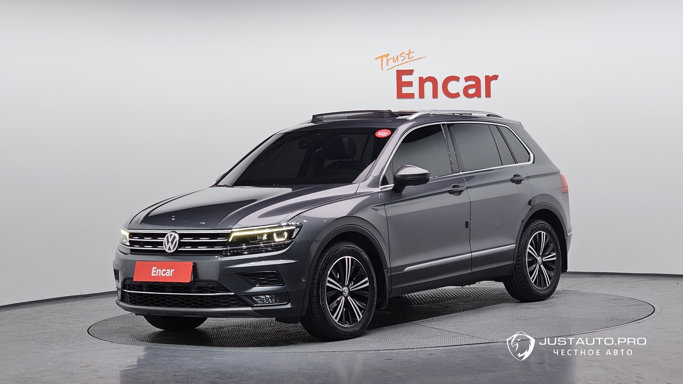 Автомобиль Volkswagen Tiguan