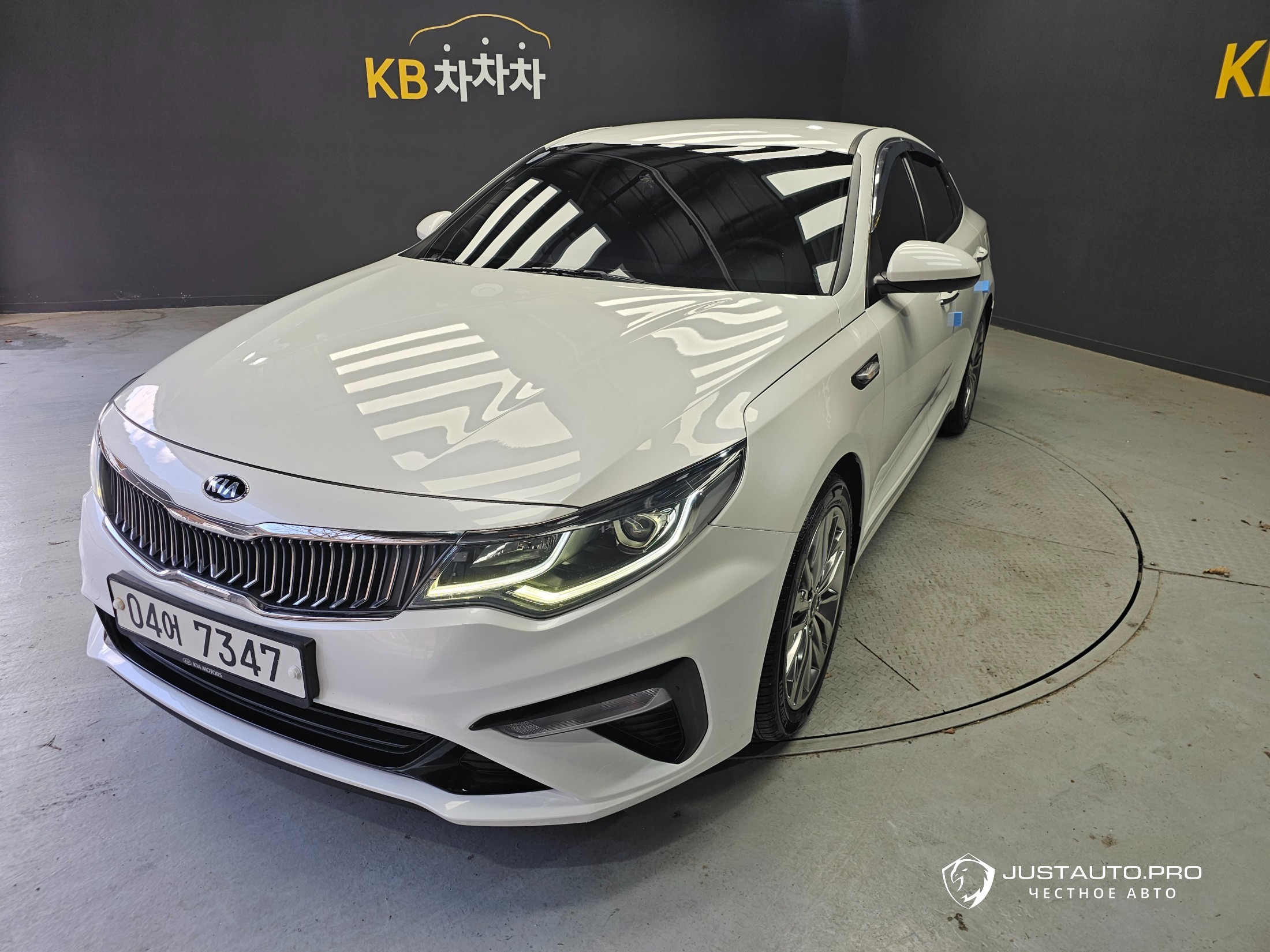 Автомобиль Kia K5