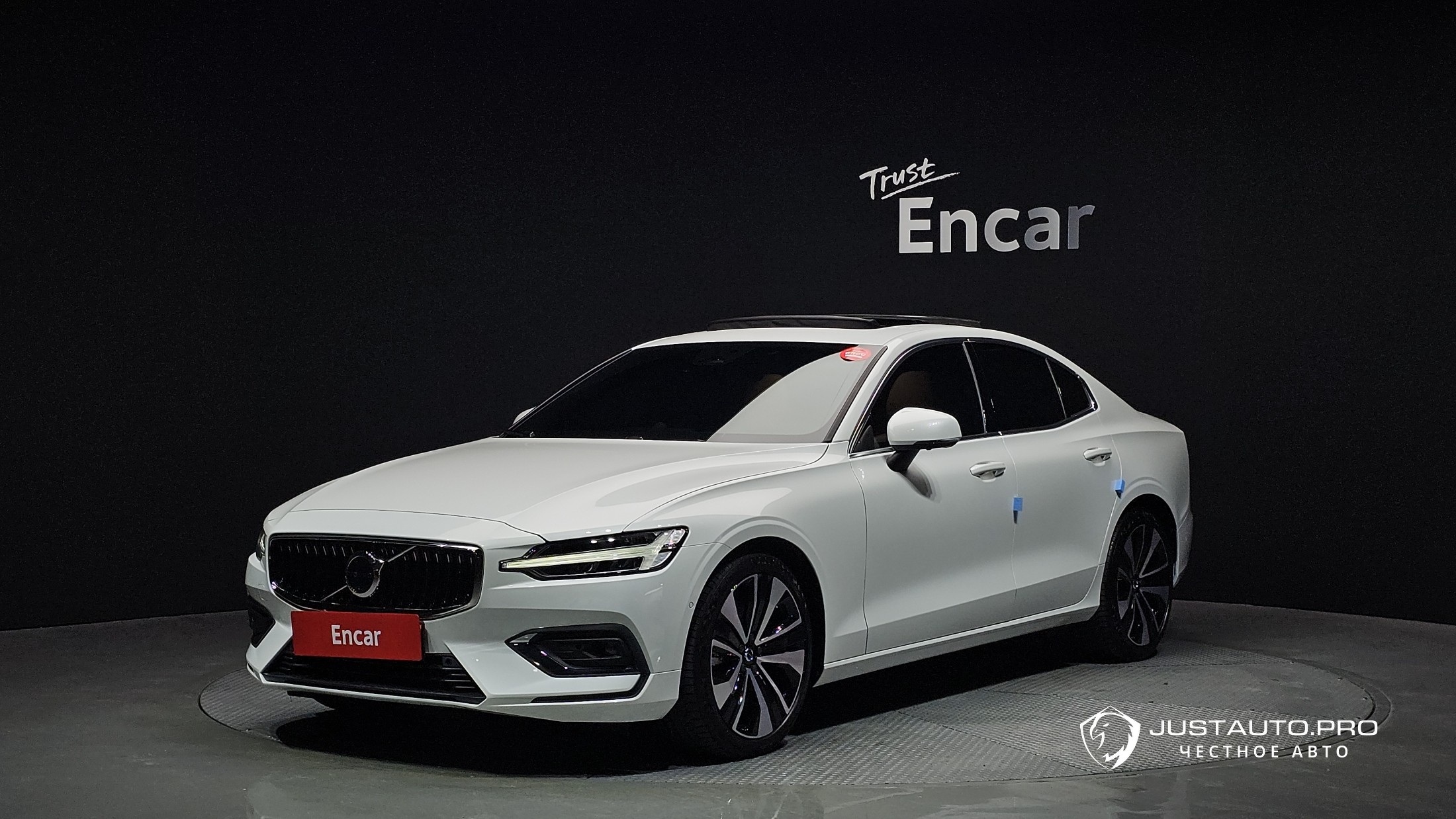 Автомобиль Volvo S60