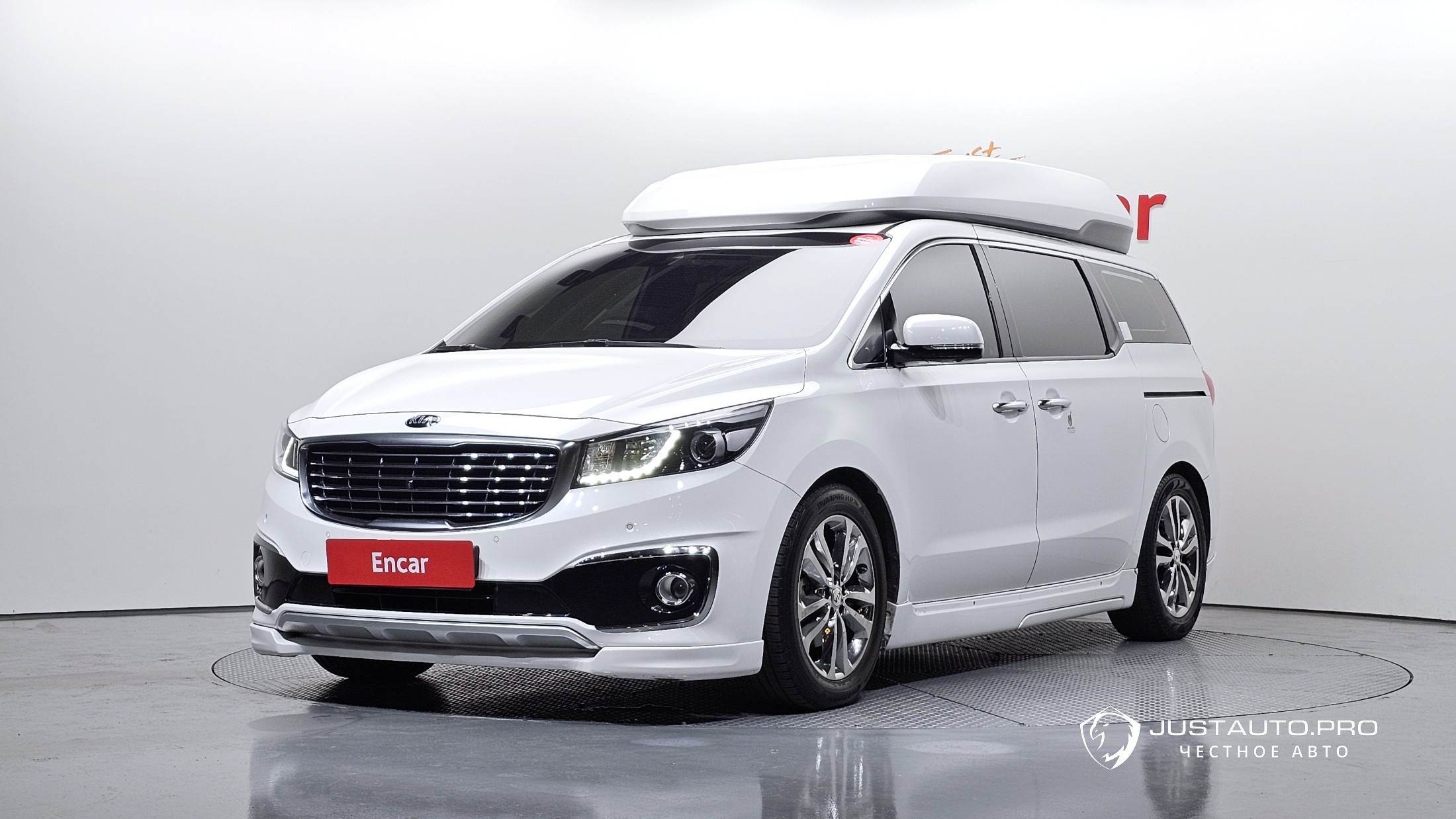 Автомобиль Kia Canival