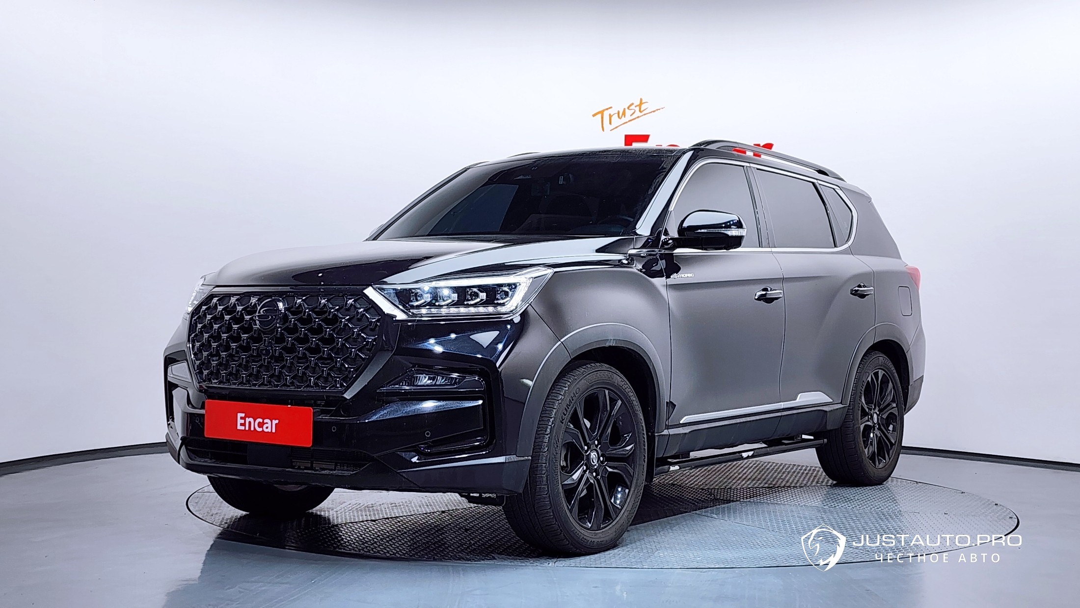 Автомобиль KG_Mobility_Ssangyong Rexton