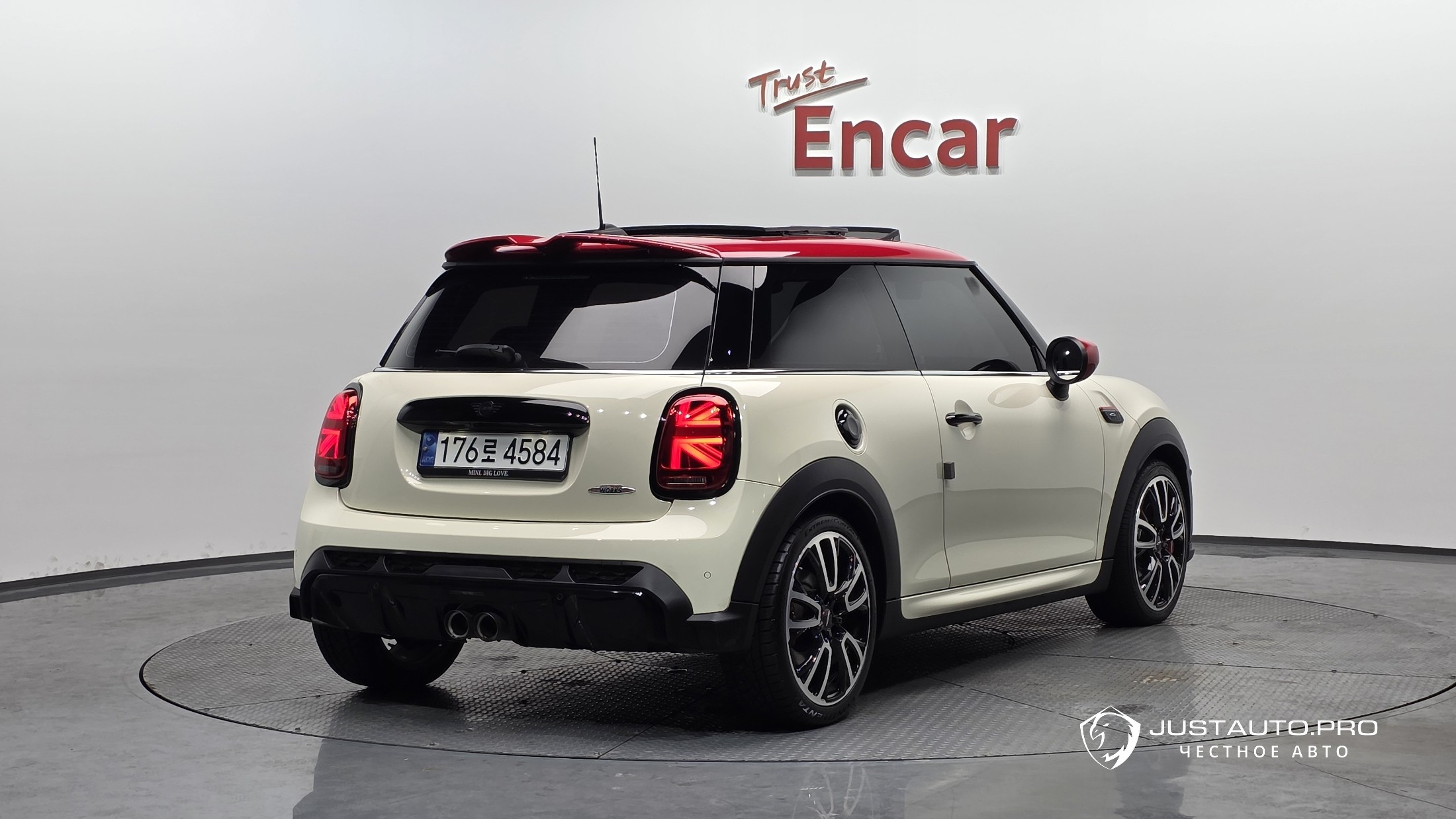 Автомобиль Mini Cooper