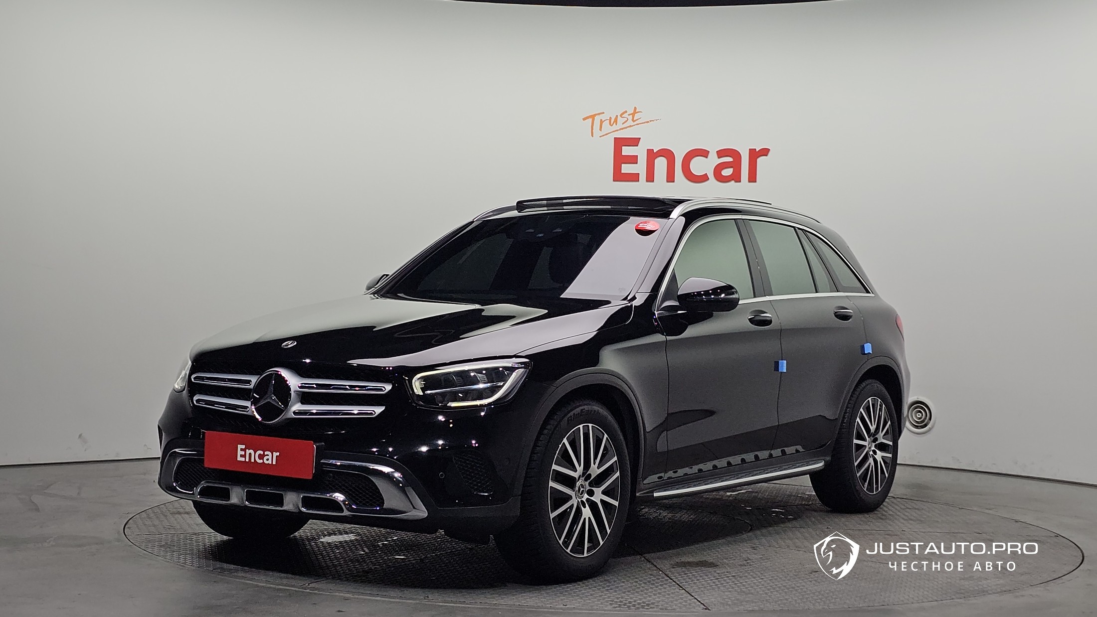 Автомобиль Mercedes-Benz GLC-Class