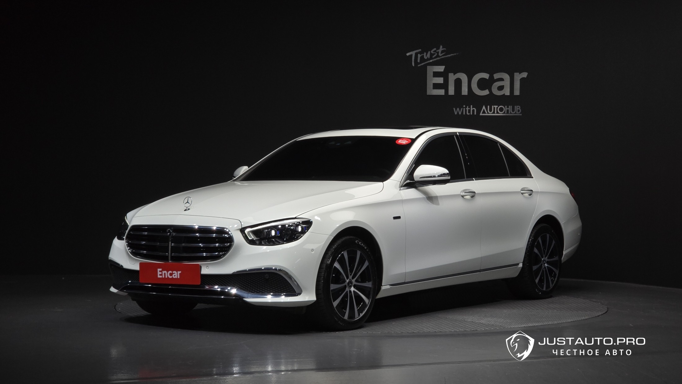 Автомобиль Mercedes-Benz E-Class