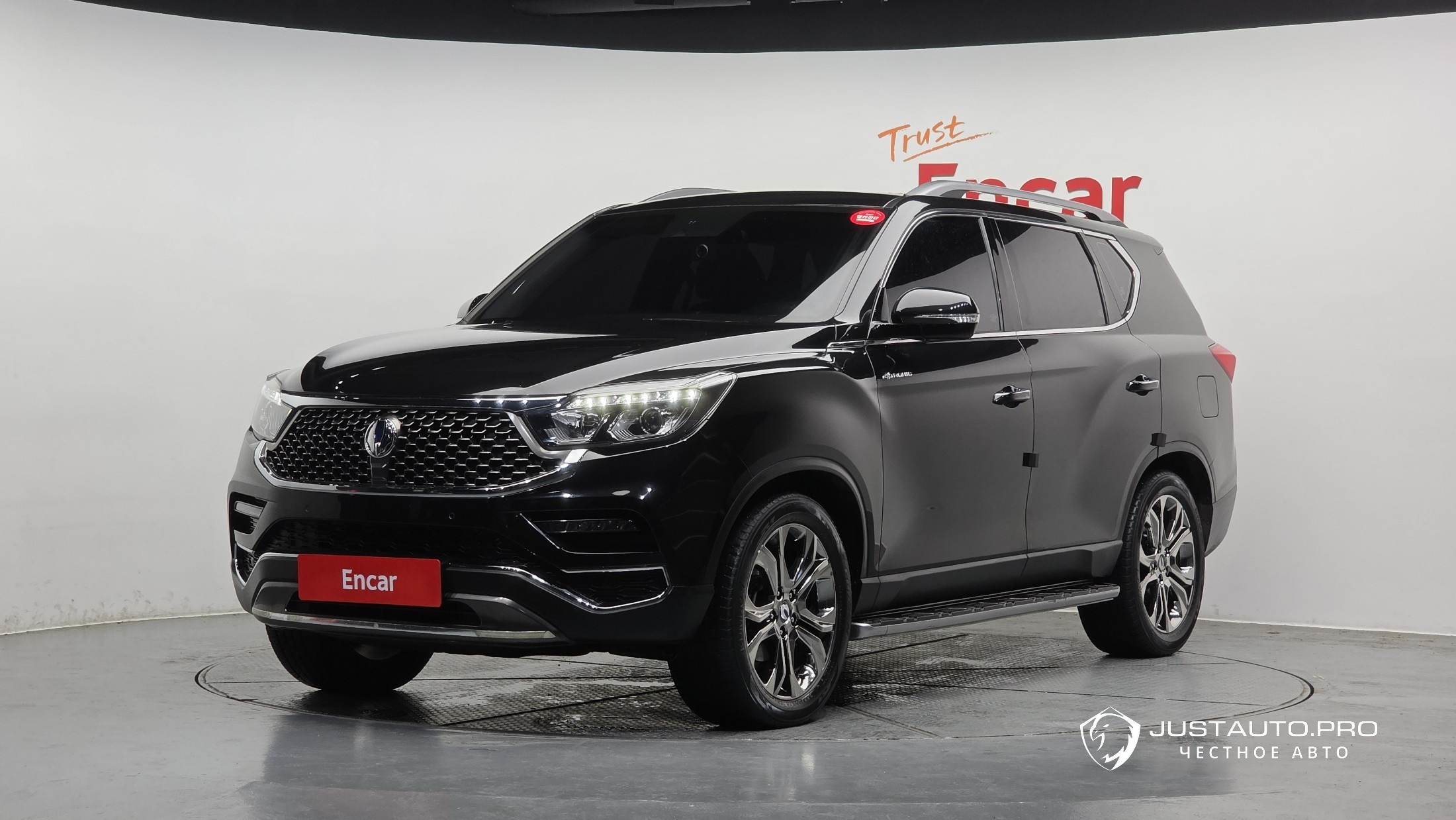 Автомобиль KG_Mobility_Ssangyong Rexton