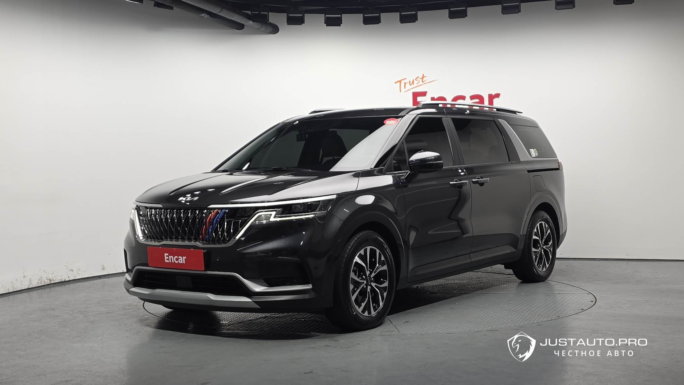 Автомобиль Kia Canival