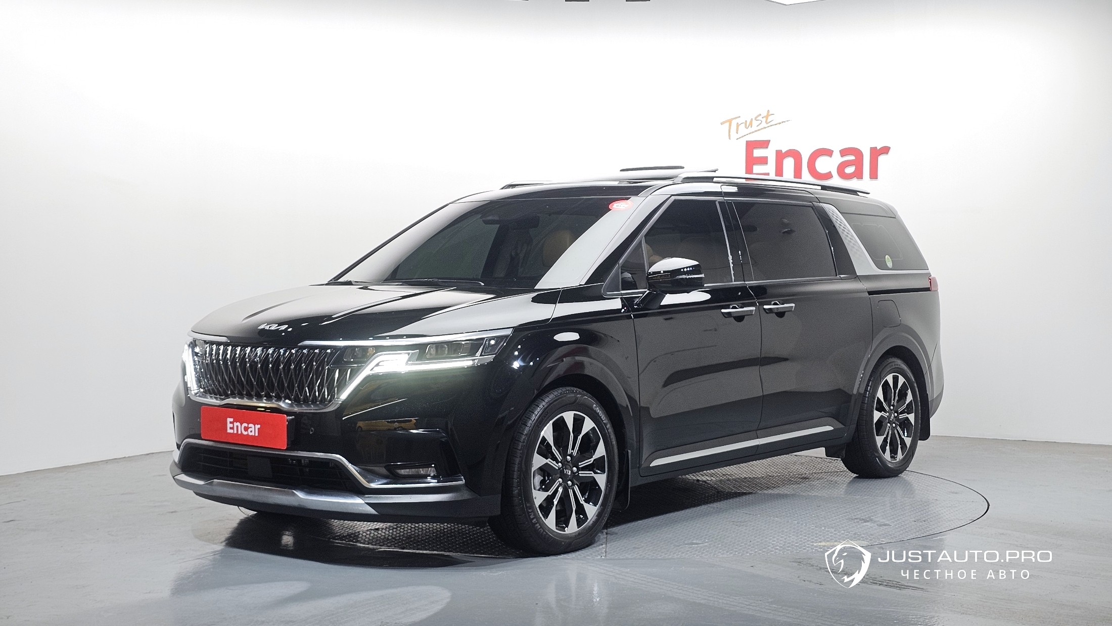 Автомобиль Kia Canival