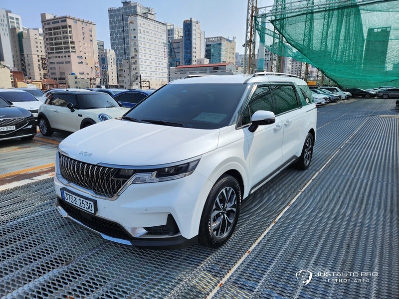 Автомобиль Kia Canival