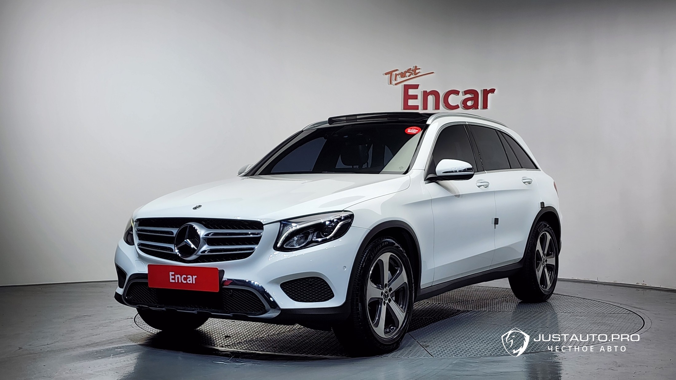 Автомобиль Mercedes-Benz GLC-Class