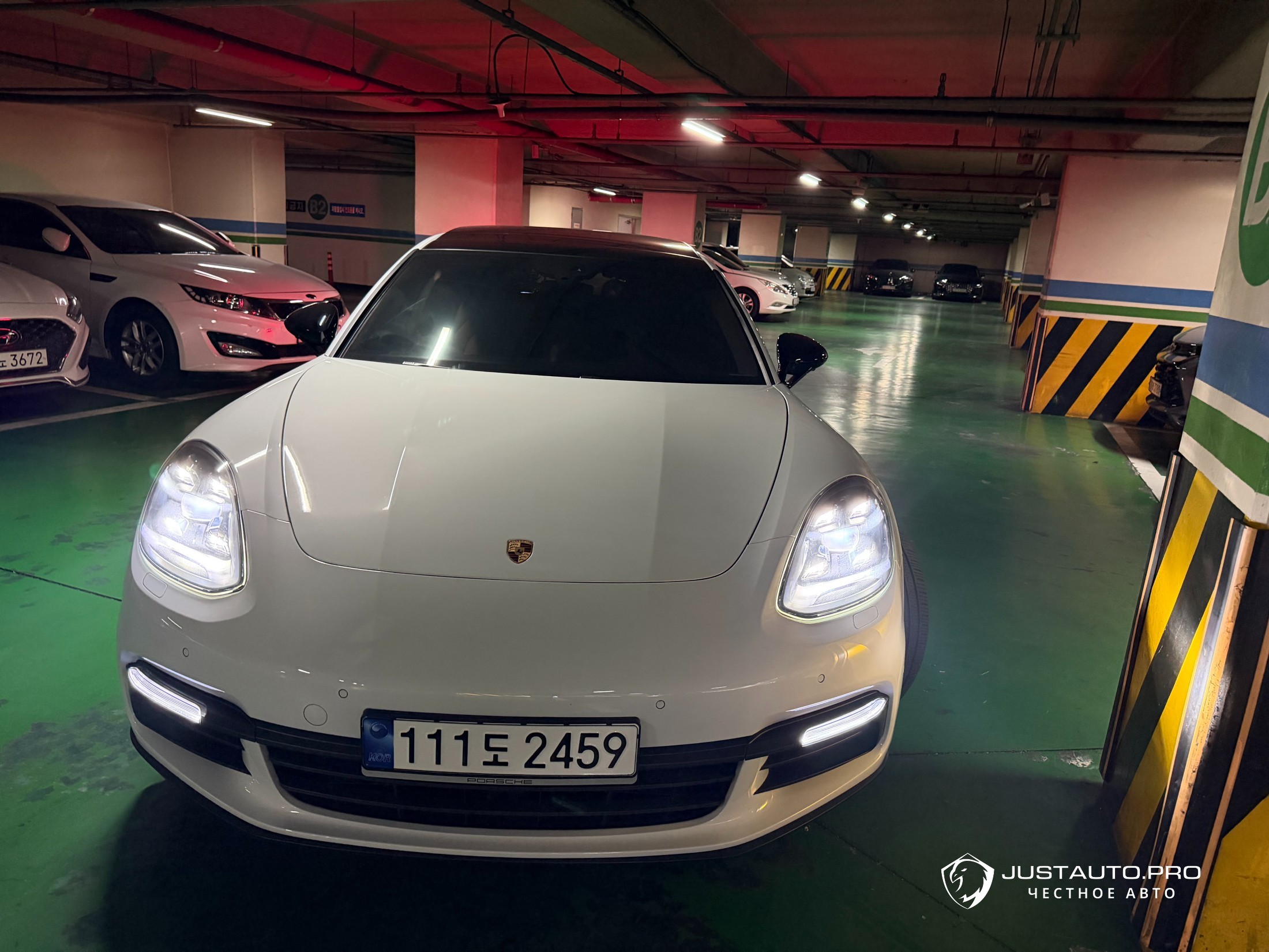 Автомобиль Porsche Panamera