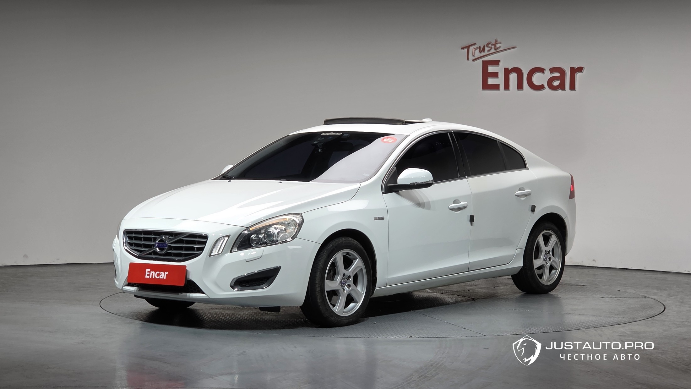Автомобиль Volvo S60