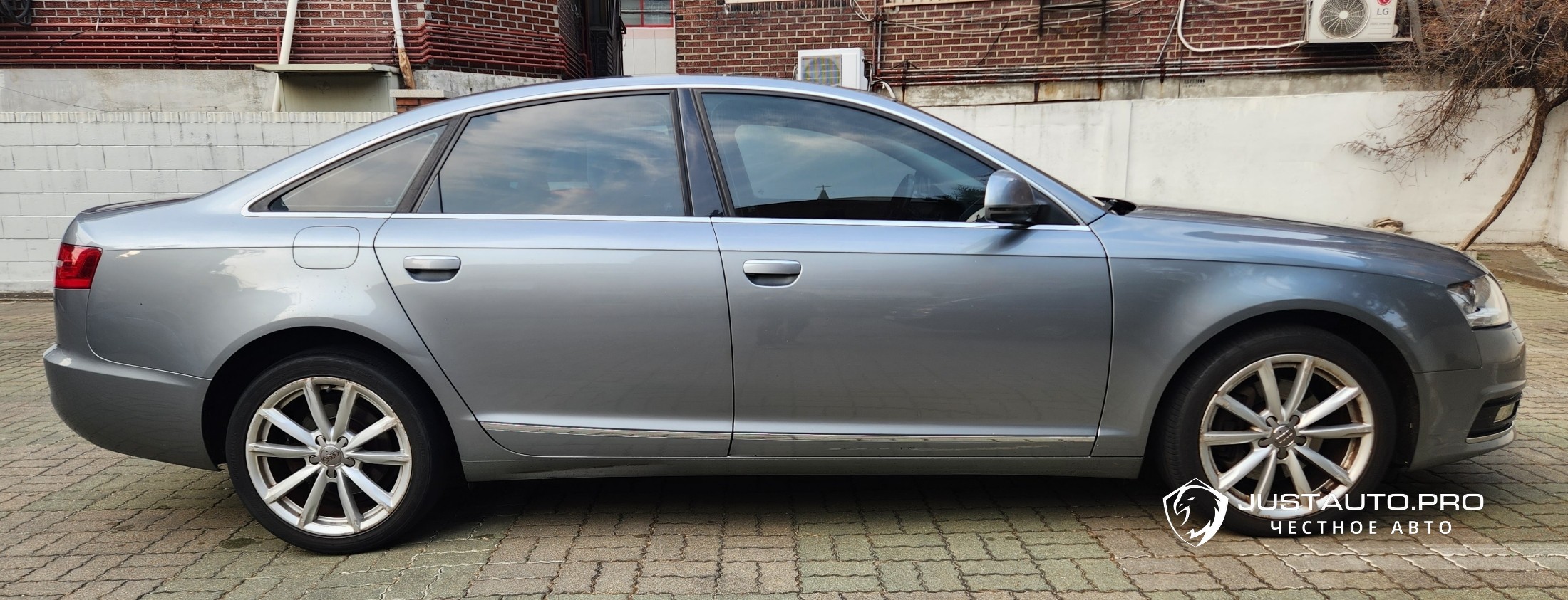 Автомобиль Audi A6
