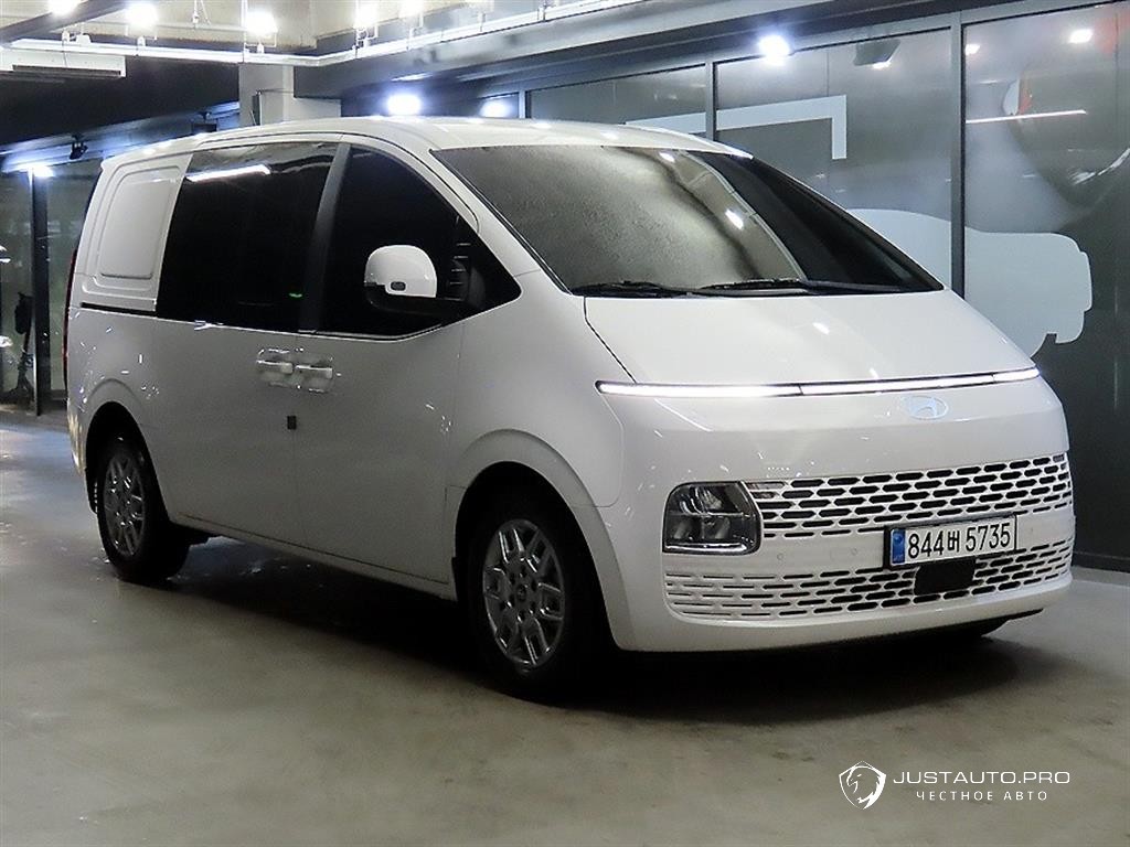 Автомобиль Hyundai Staria