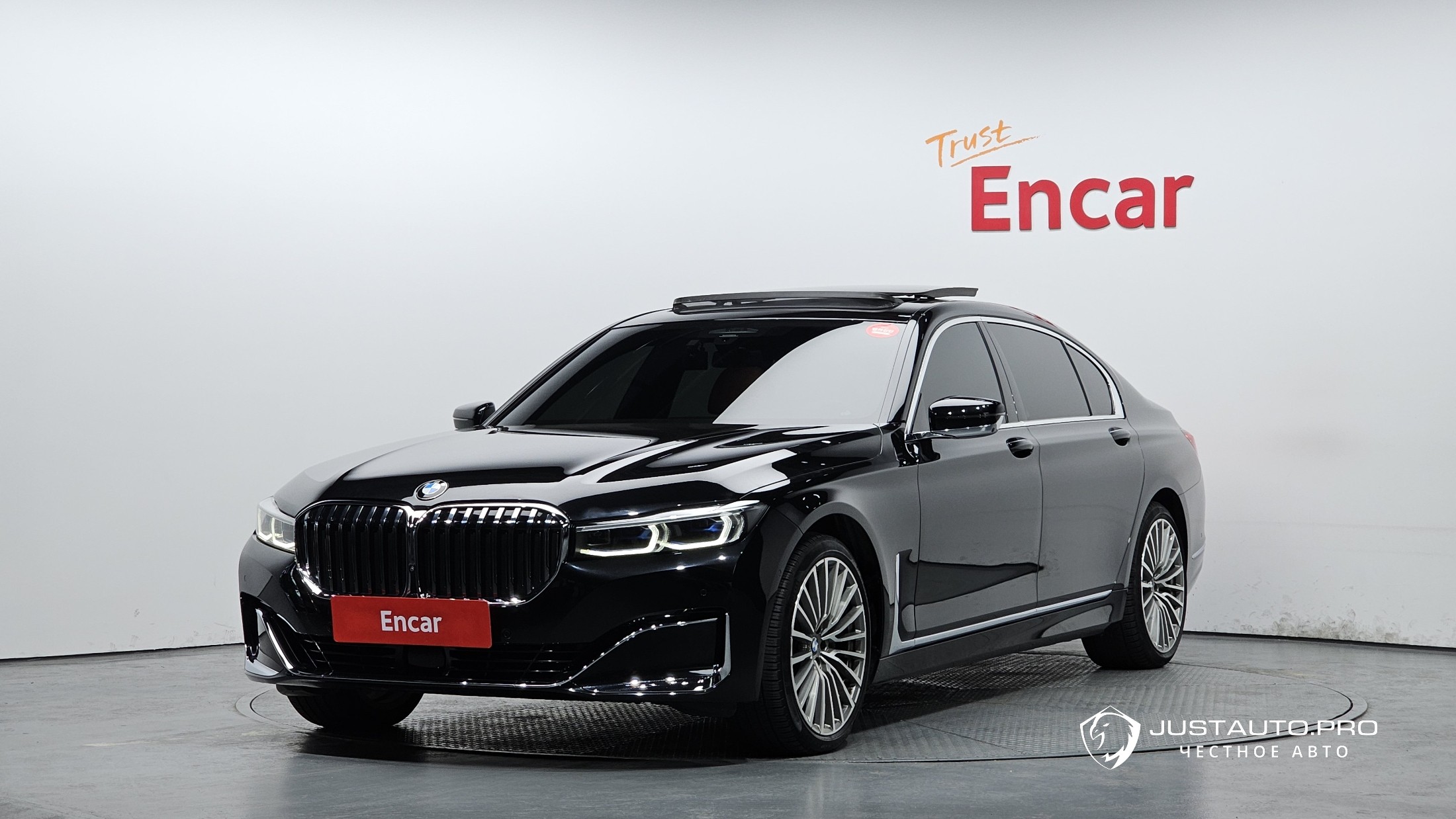 Автомобиль BMW 7-Series