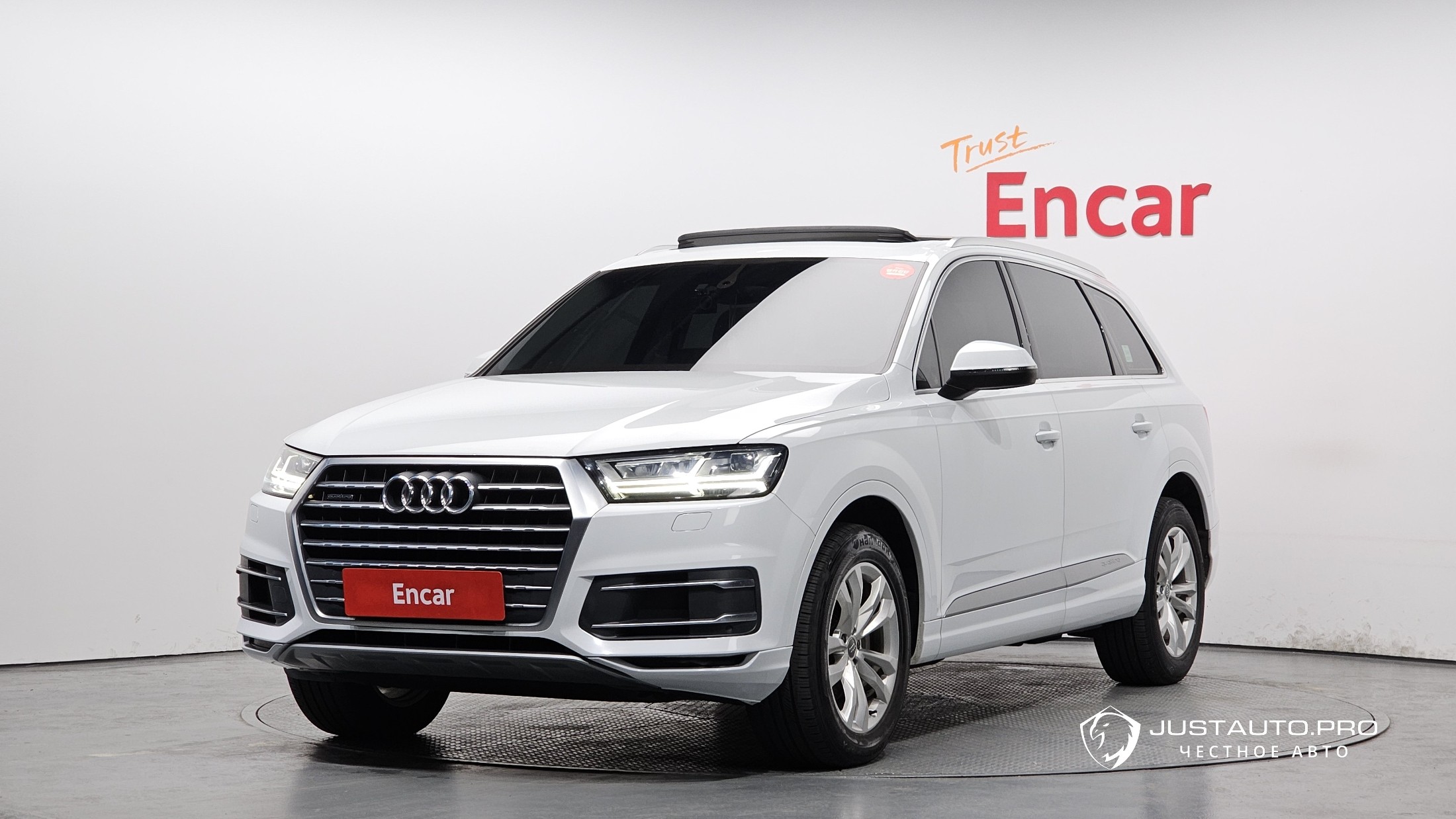 Автомобиль Audi Q7