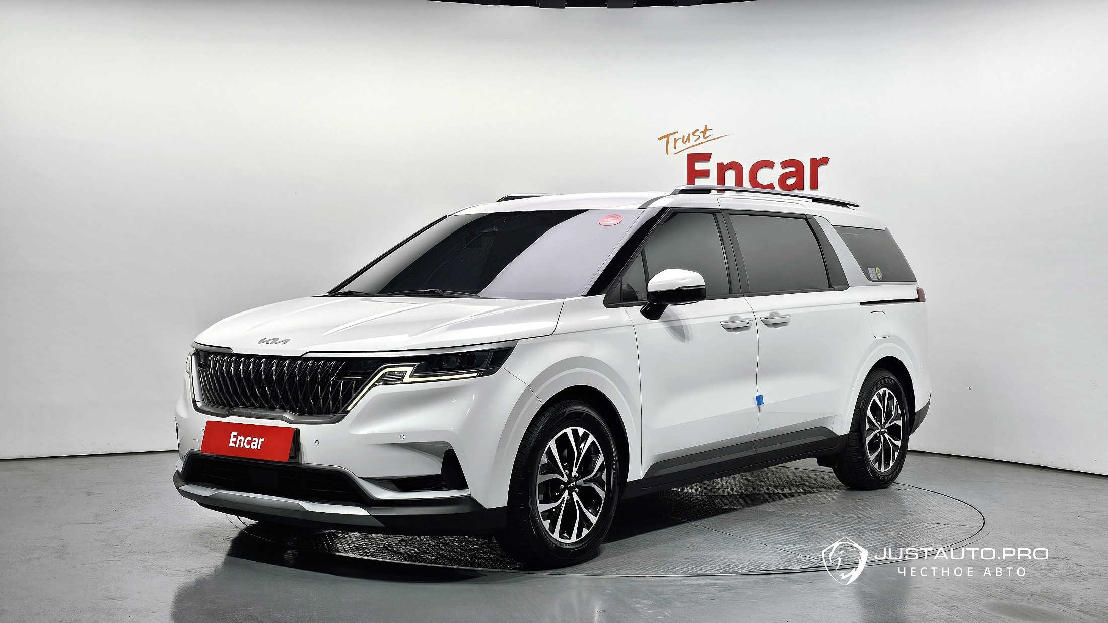 Автомобиль Kia Canival