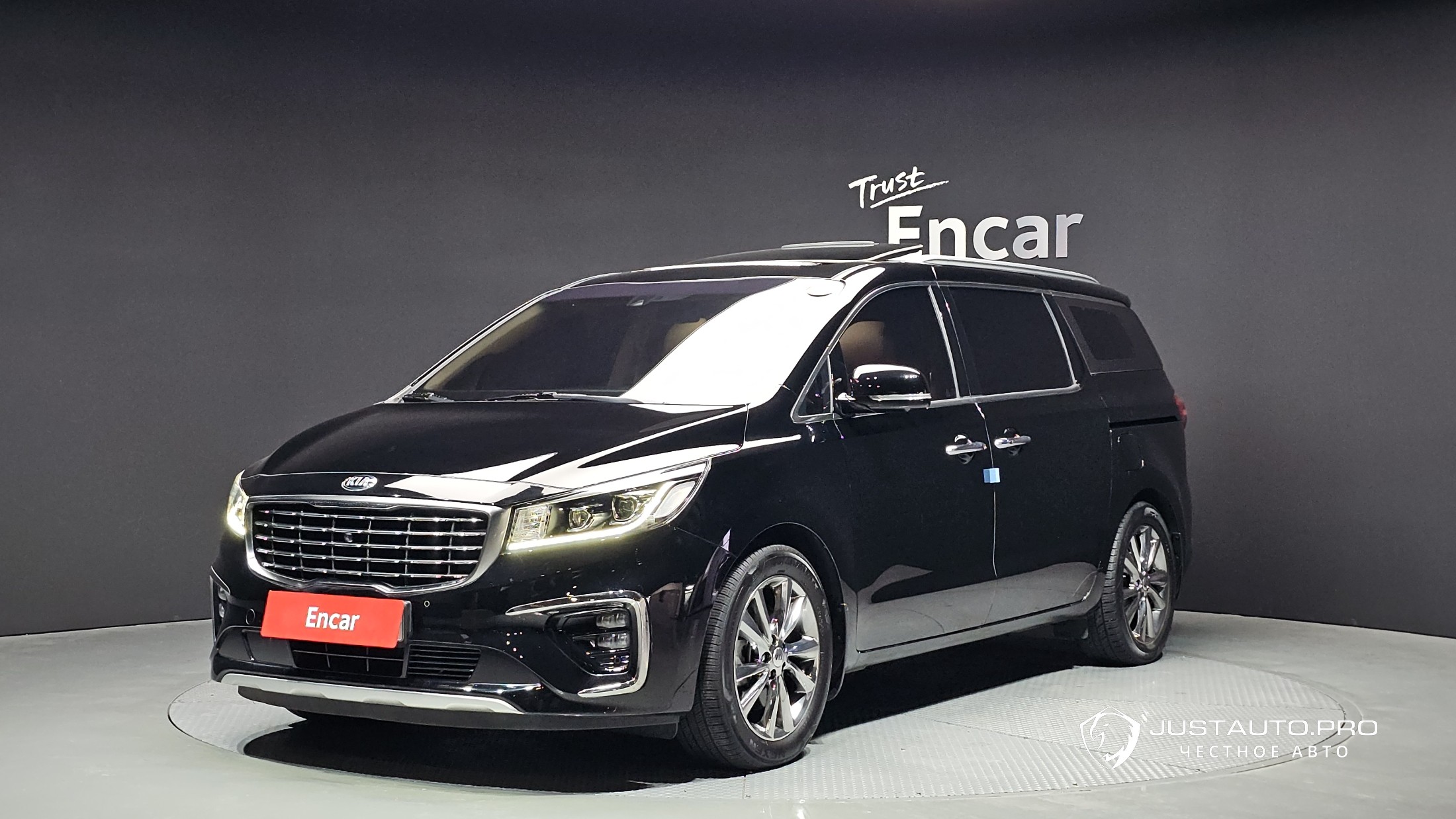 Автомобиль Kia Canival