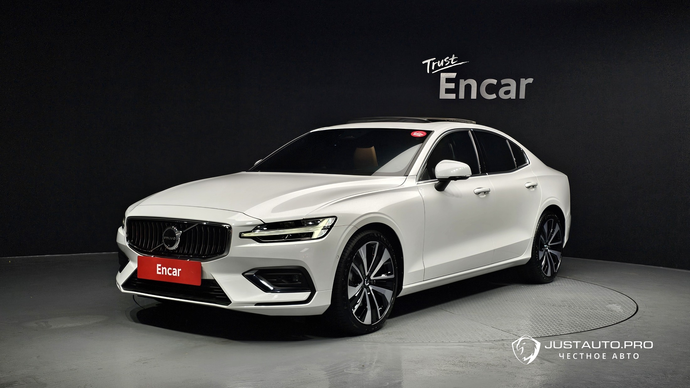 Автомобиль Volvo S60