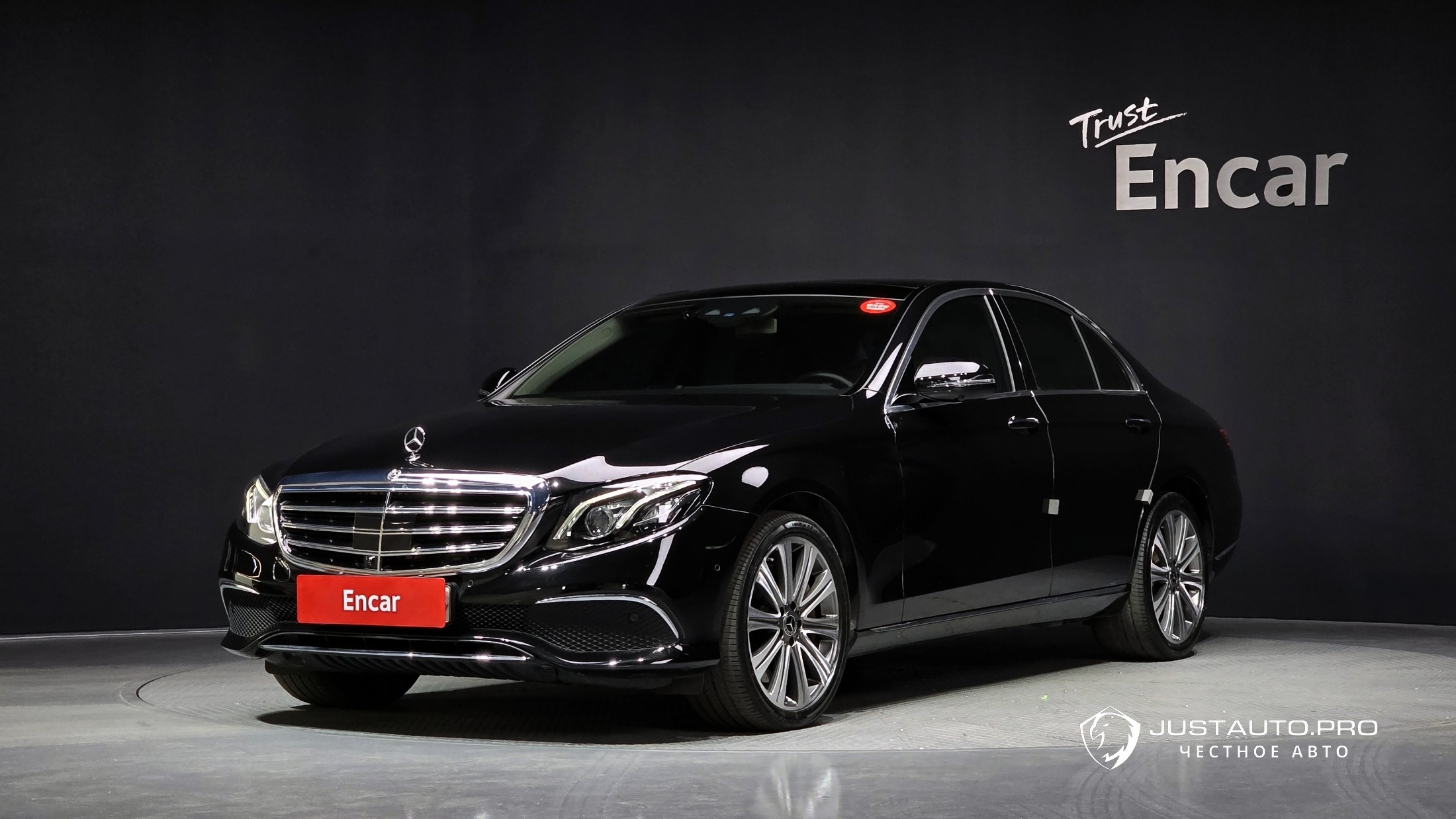 Автомобиль Mercedes-Benz E-Class
