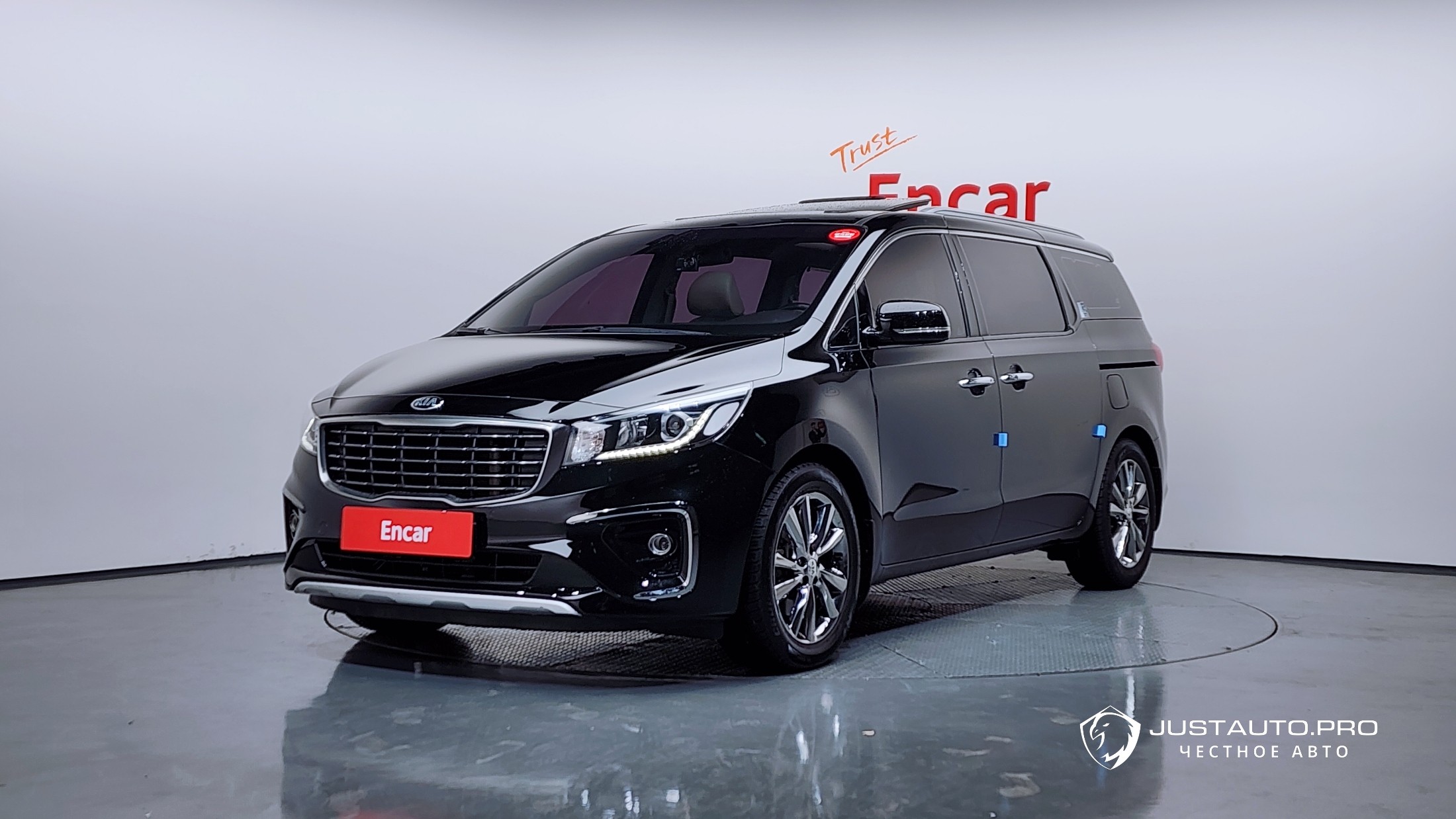 Автомобиль Kia Canival