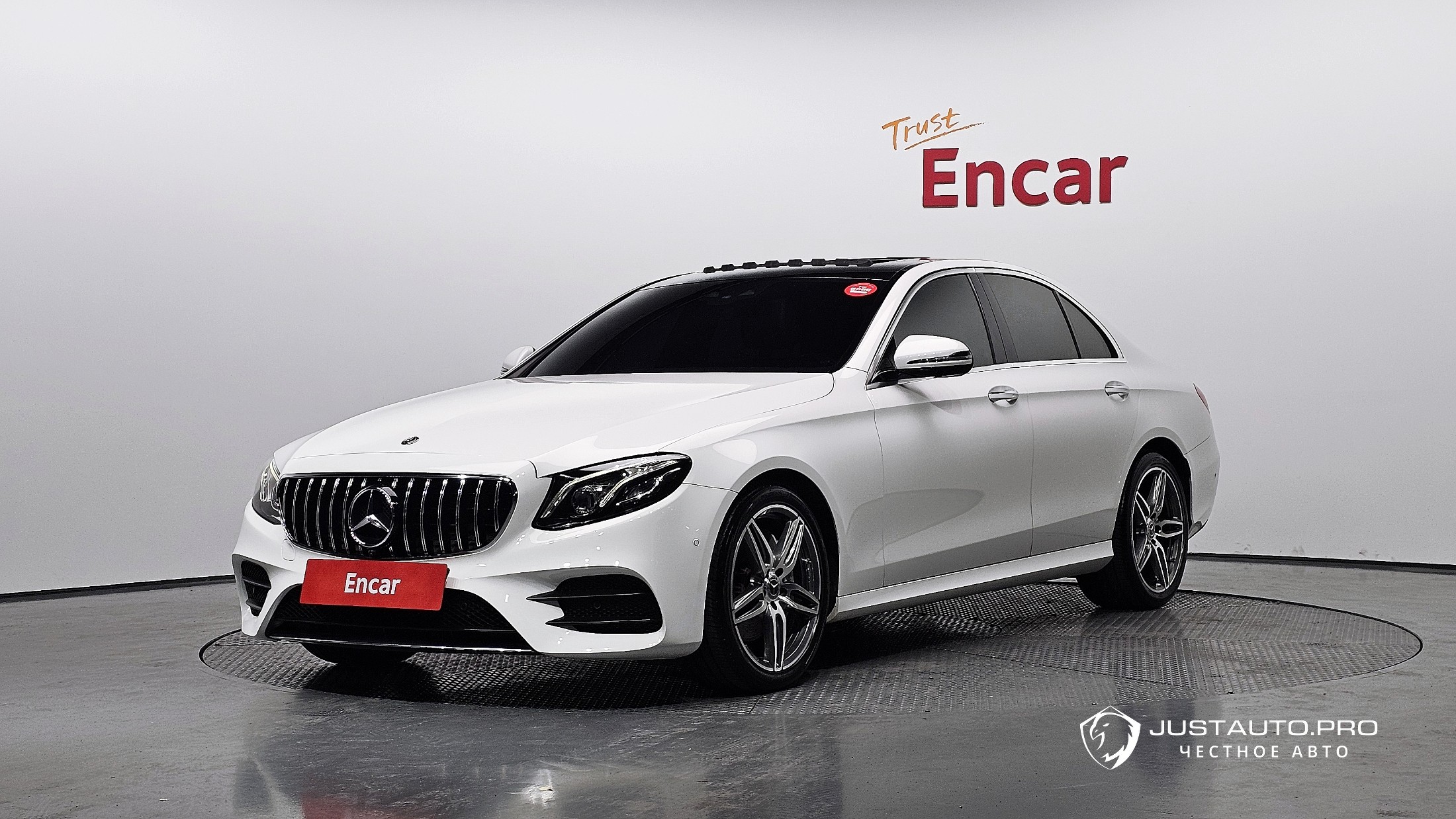 Автомобиль Mercedes-Benz E-Class