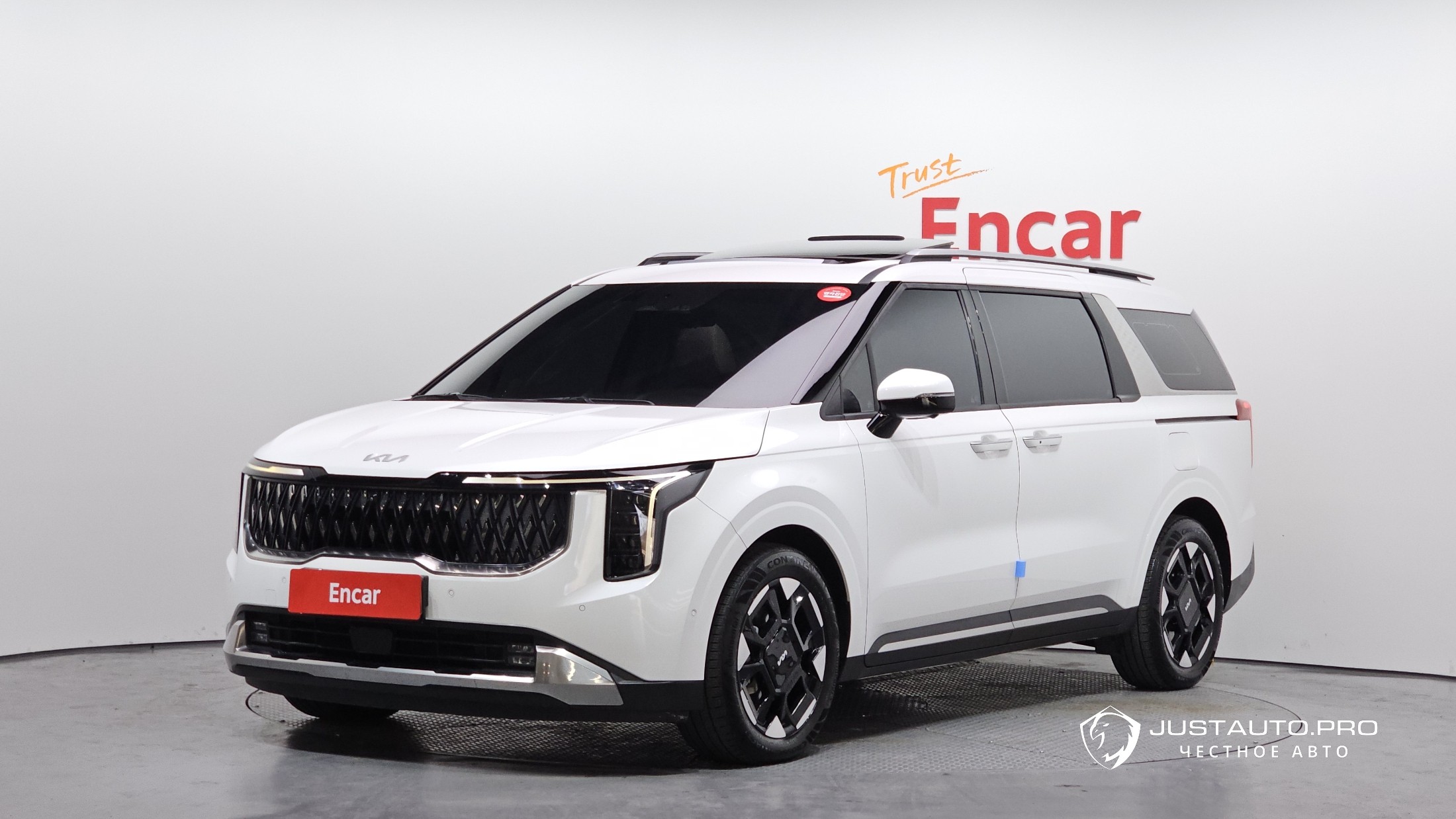 Автомобиль Kia Canival