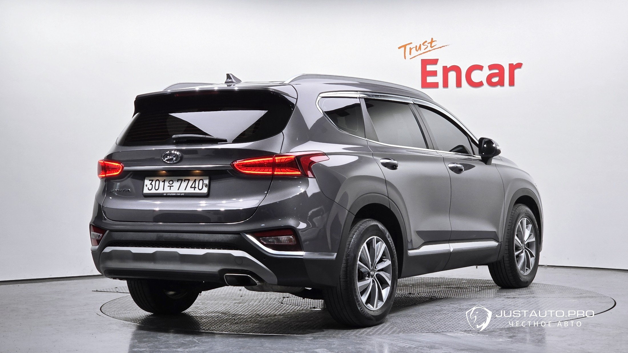 Автомобиль Hyundai Santafe