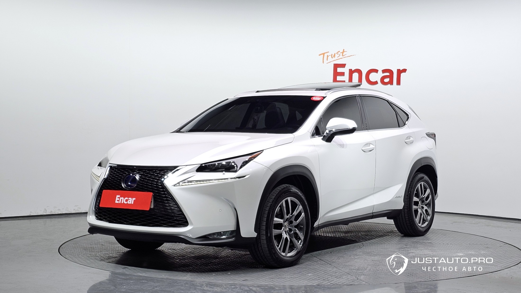 Автомобиль Lexus NX