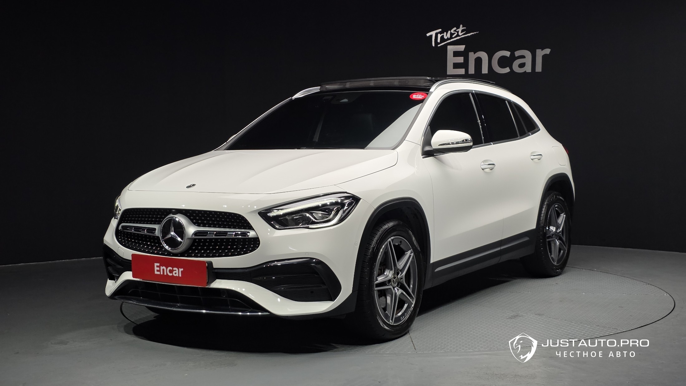 Автомобиль Mercedes-Benz GLA-Class