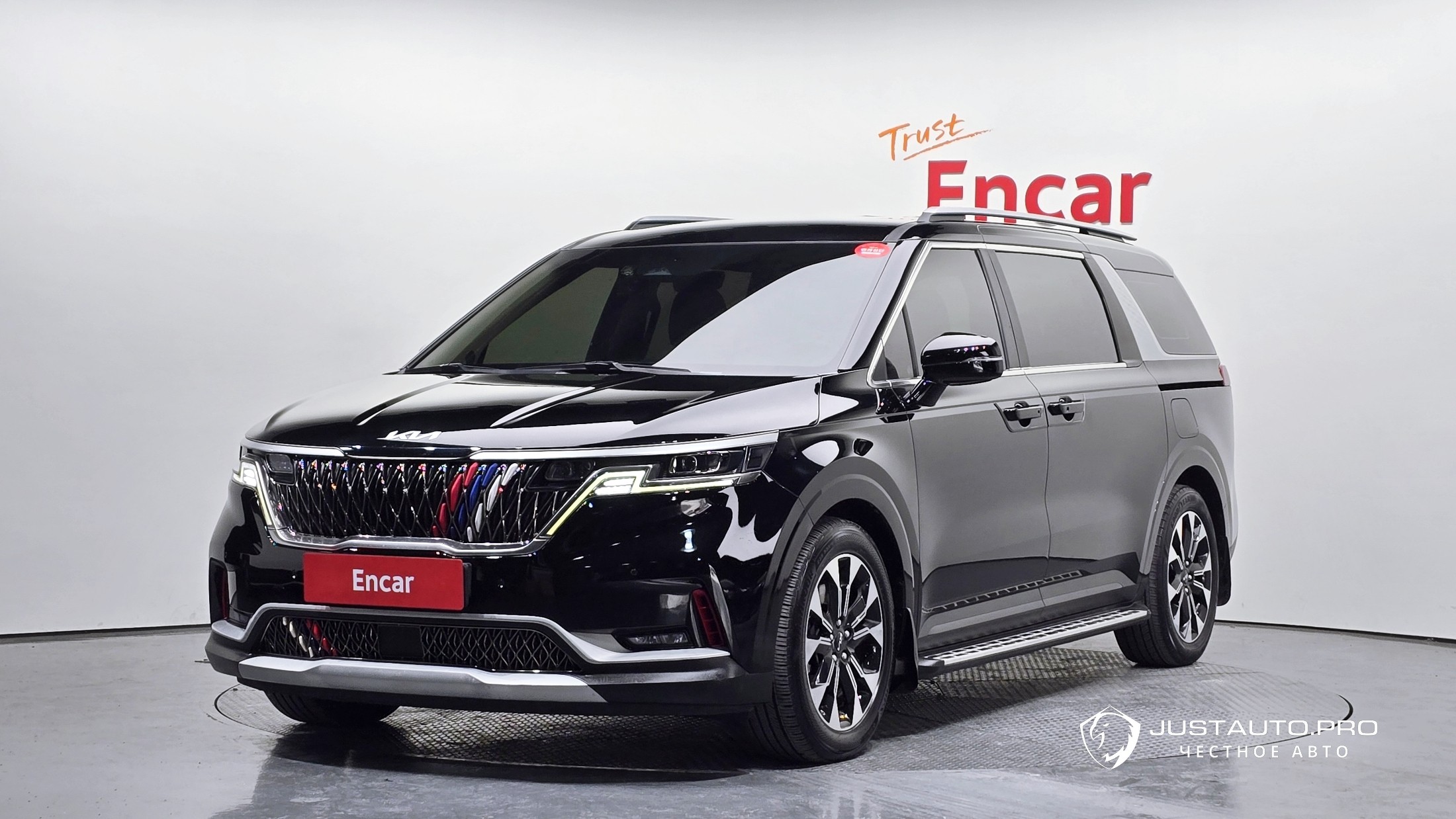 Автомобиль Kia Canival