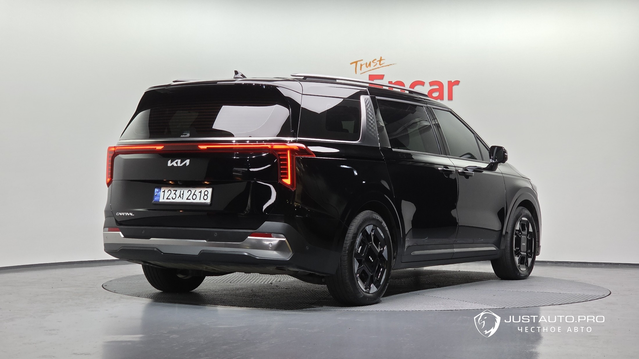 Автомобиль Kia Canival