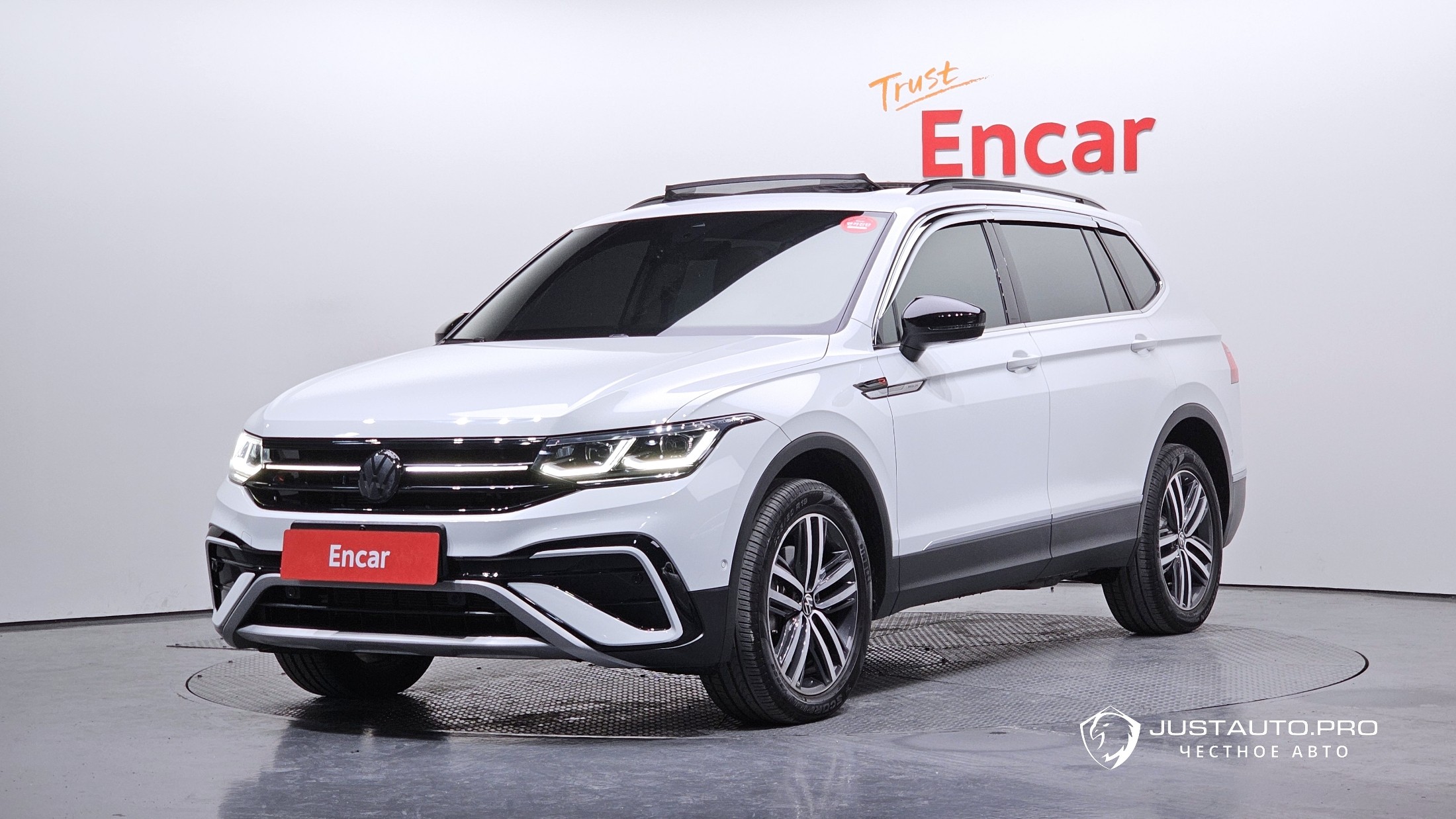 Автомобиль Volkswagen Tiguan