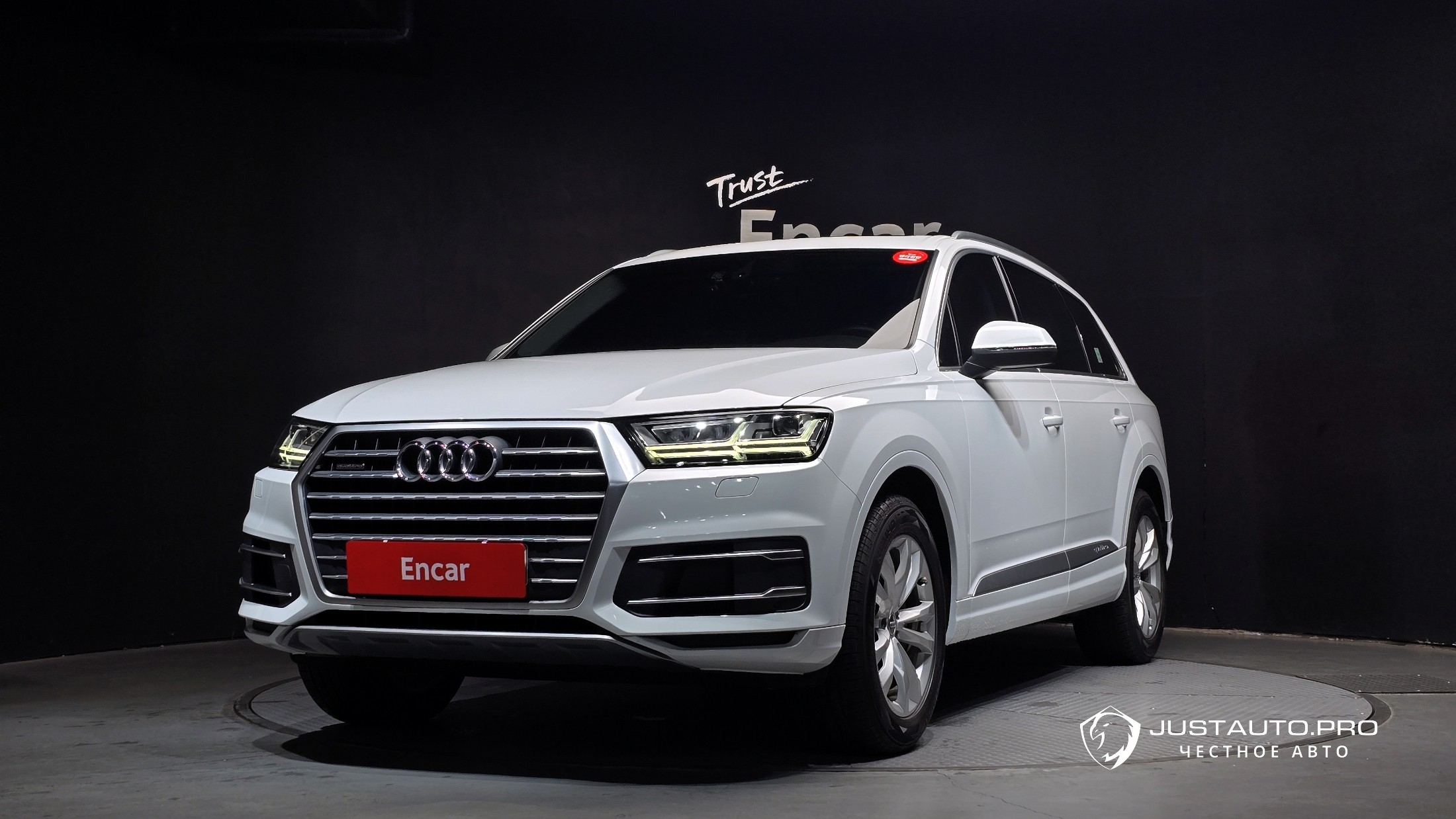 Автомобиль Audi Q7