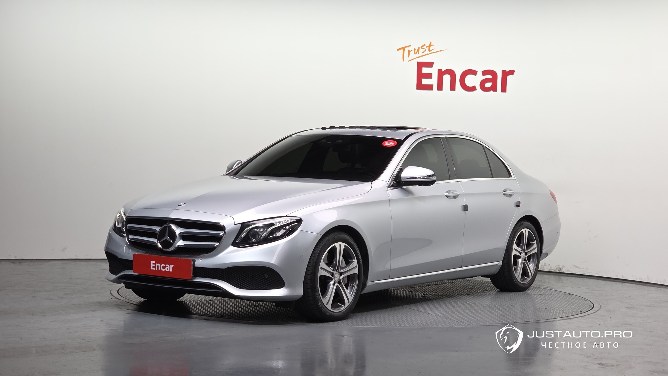 Автомобиль Mercedes-Benz E-Class