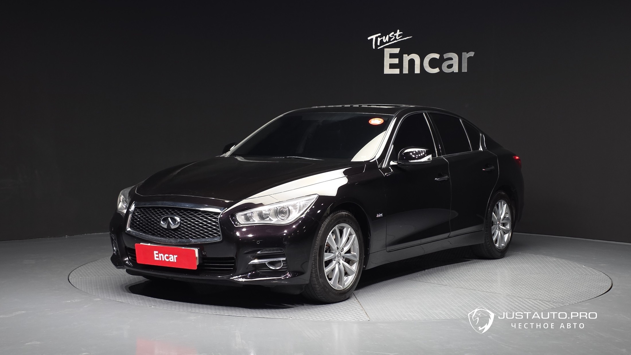 Автомобиль Infiniti Q50