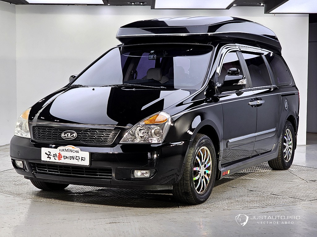 Автомобиль Kia Canival