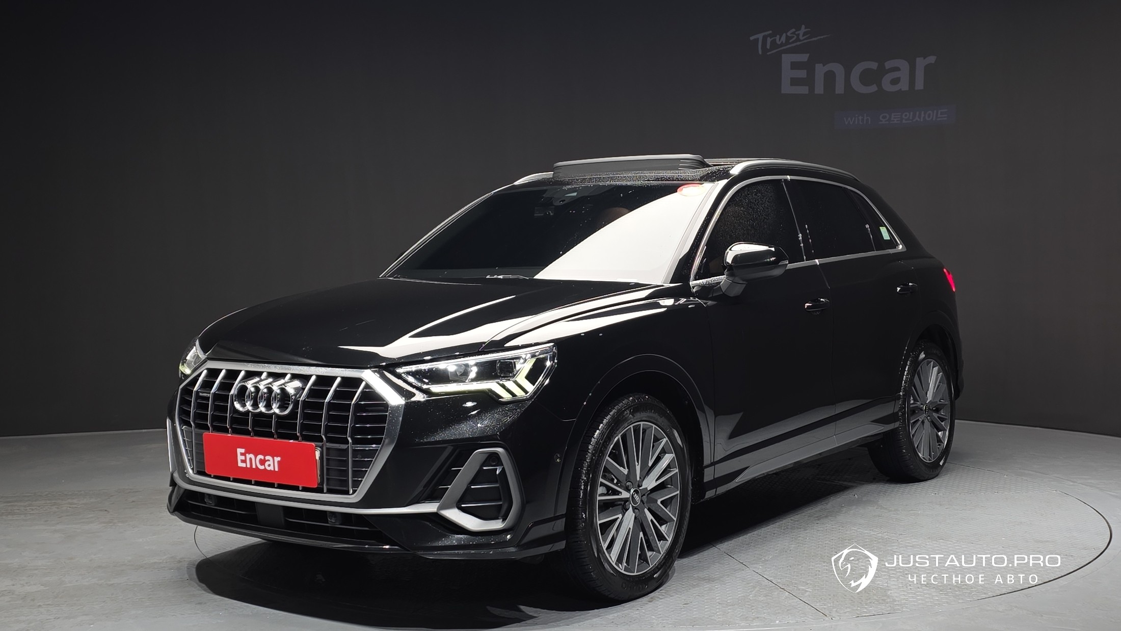 Автомобиль Audi Q3