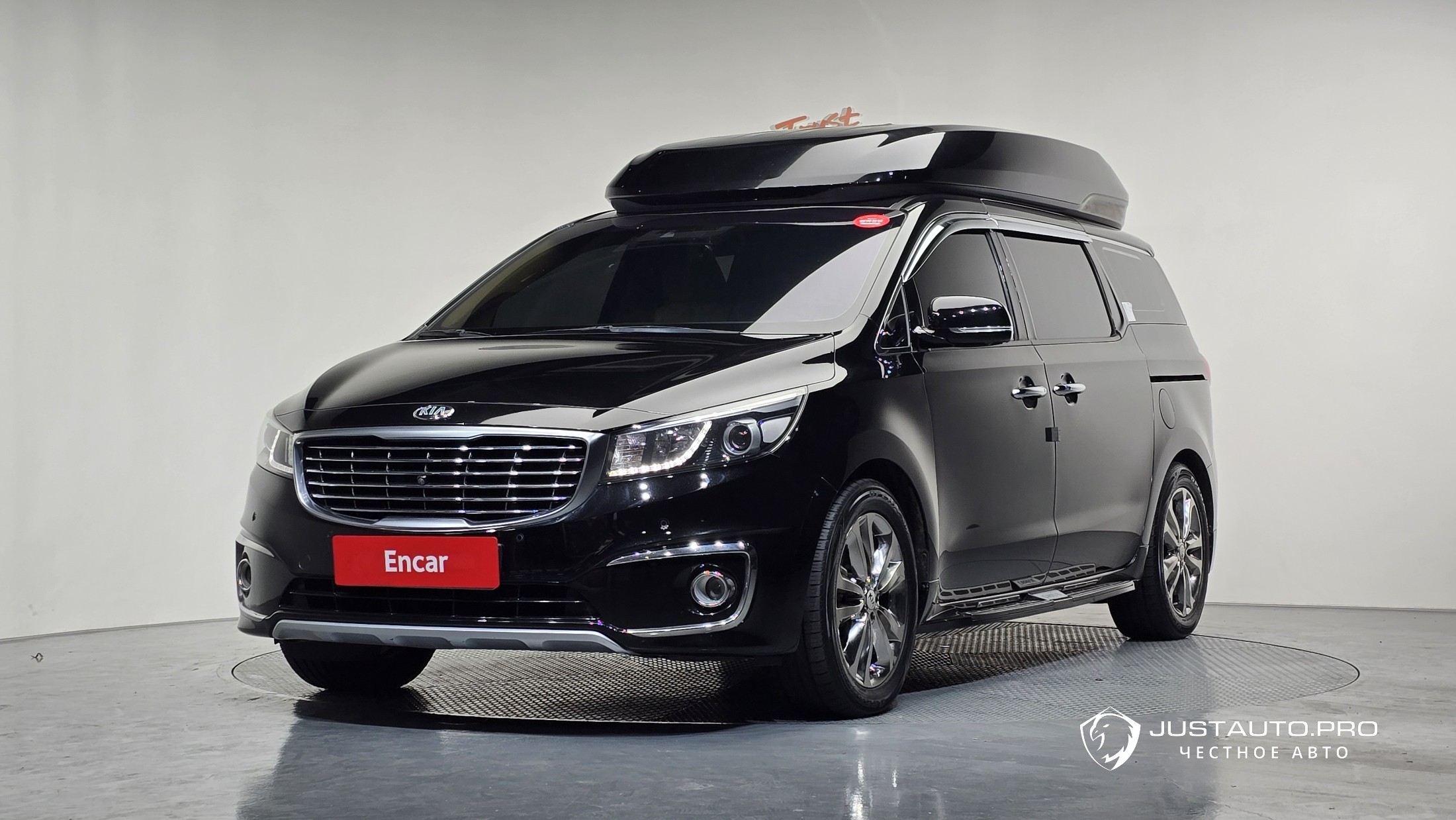 Автомобиль Kia Canival