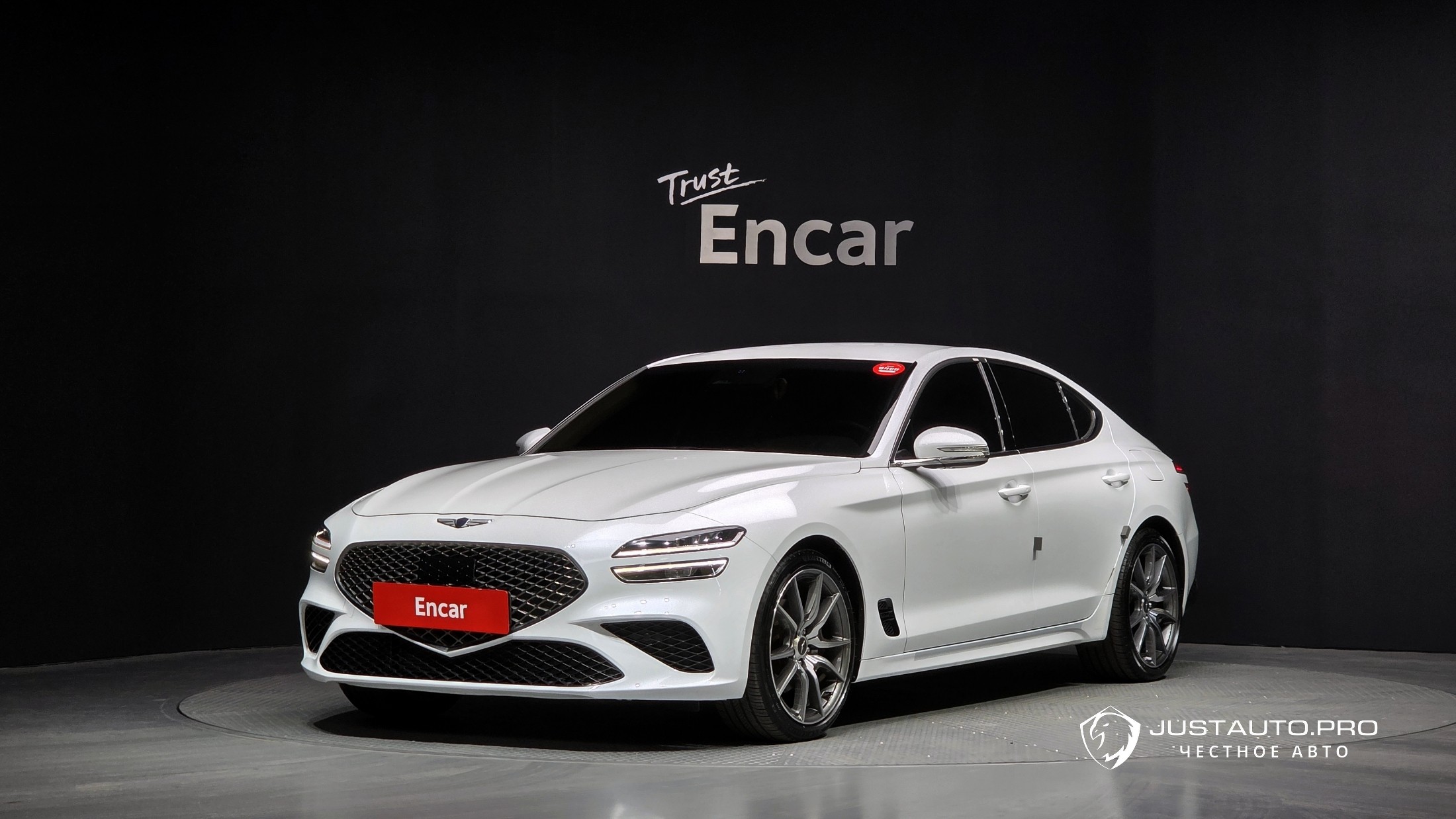 Автомобиль Genesis G70