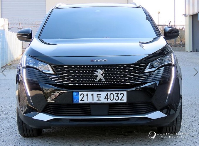 Автомобиль Peugeot 5008