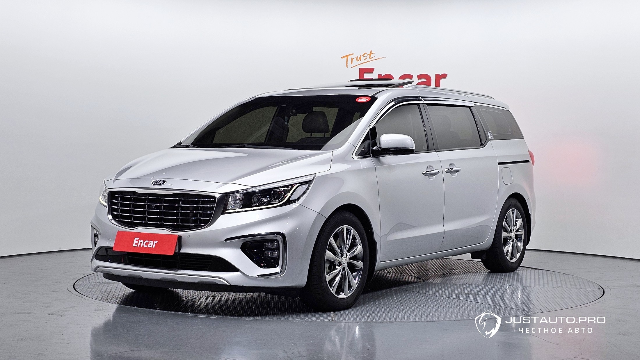 Автомобиль Kia Canival