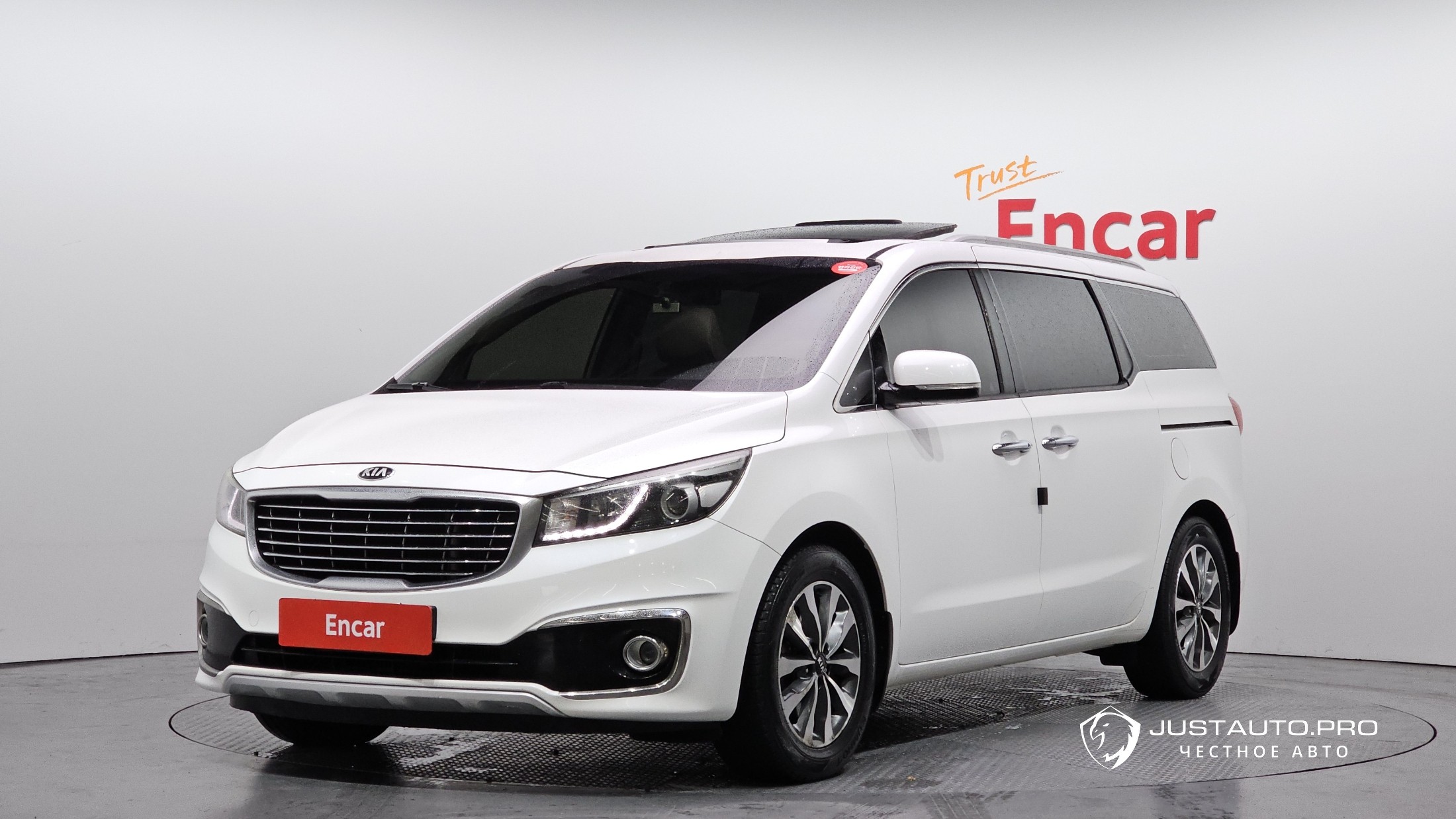 Автомобиль Kia Canival