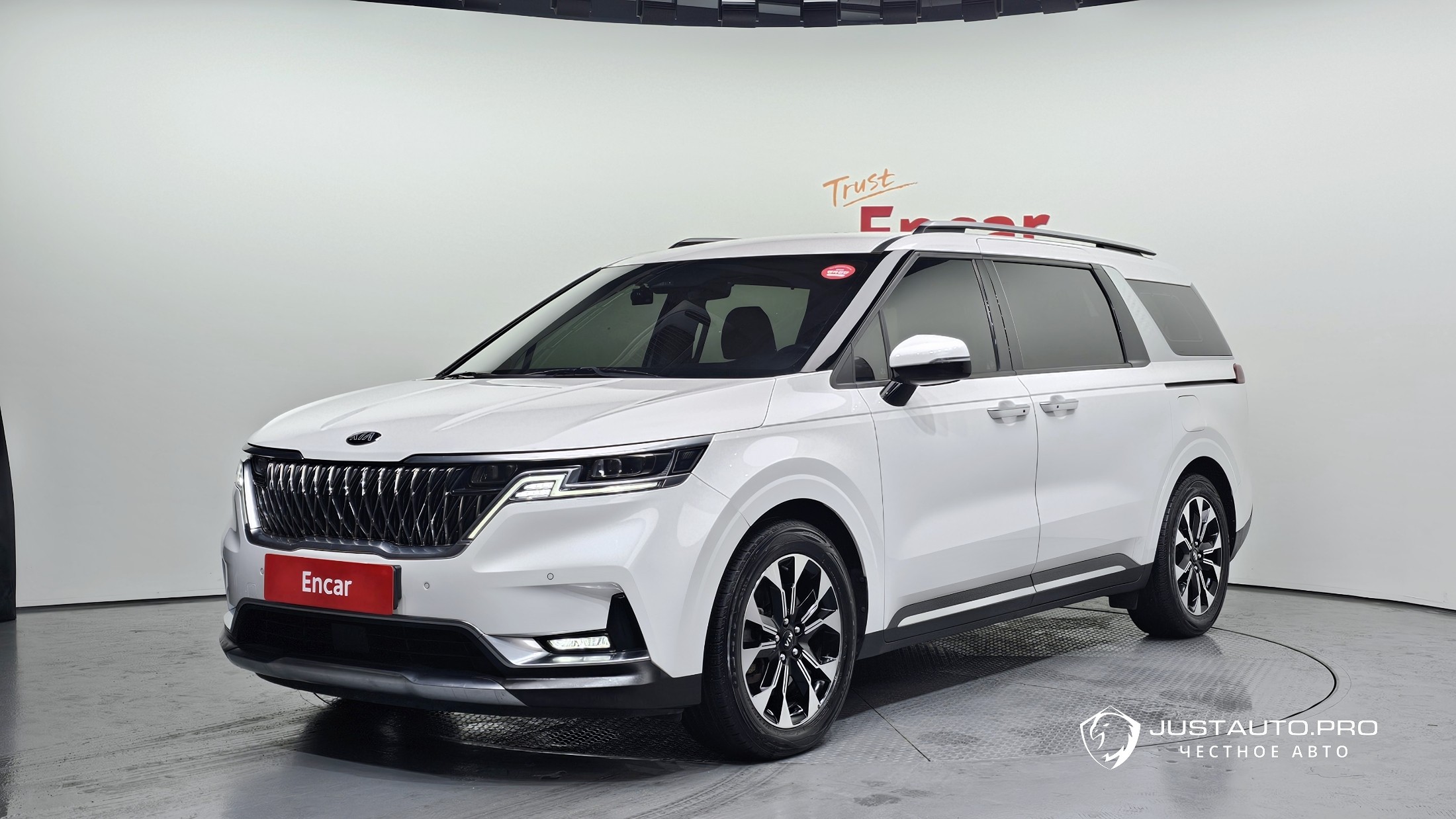 Автомобиль Kia Canival