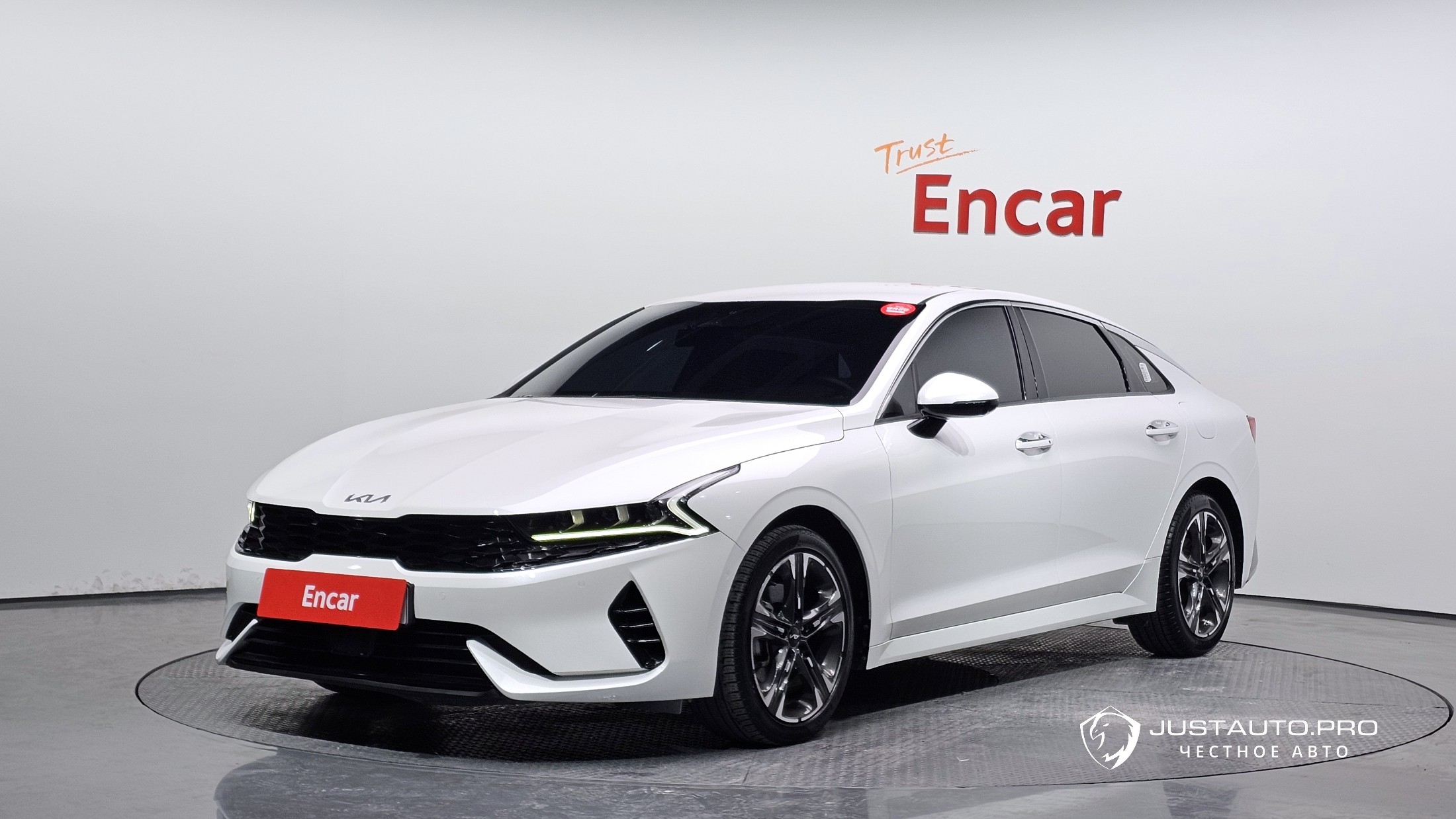 Автомобиль Kia K5